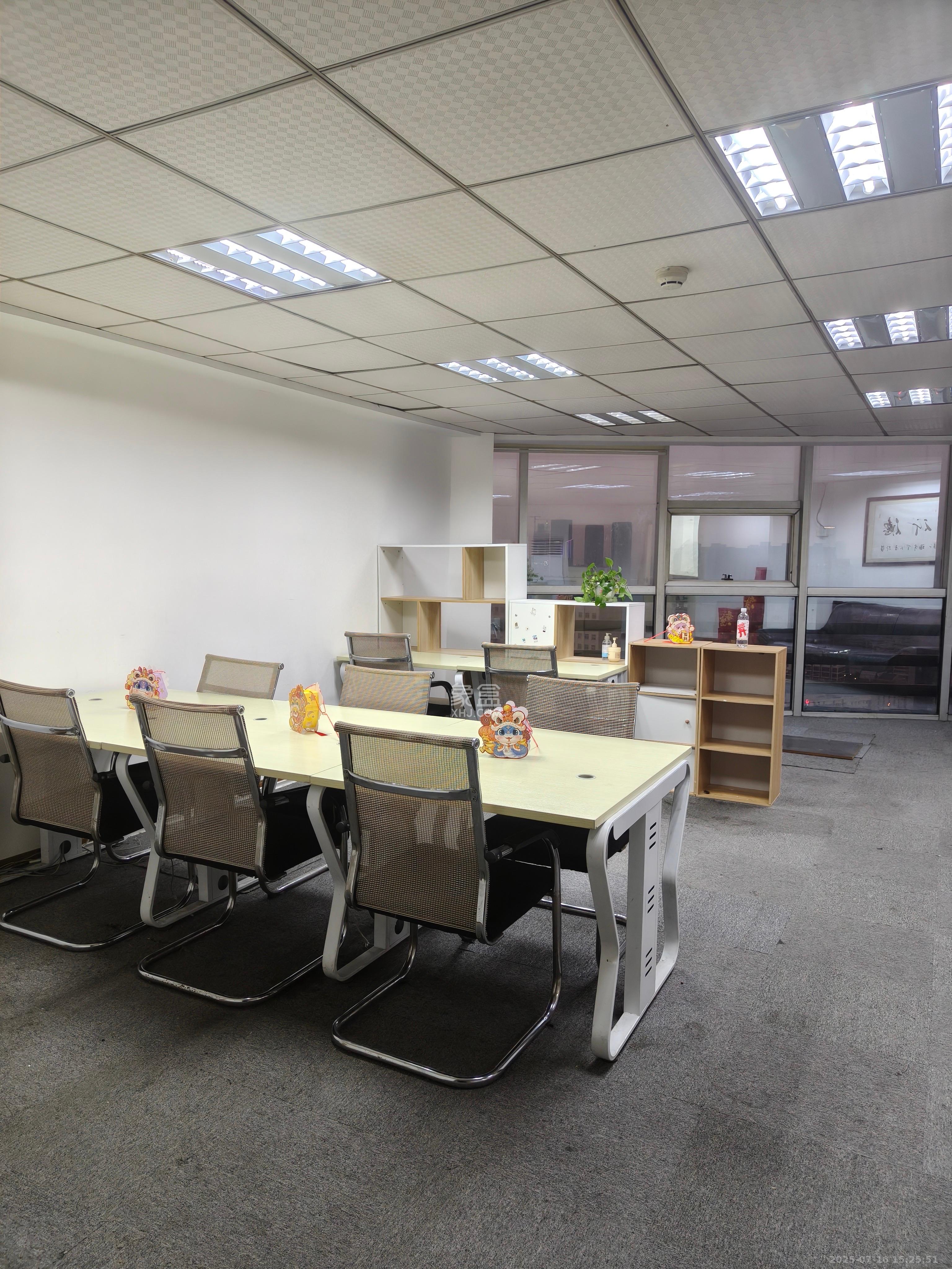 城市快线(新建大厦) 2室1厅1卫 5000.0元/月 城市快线(新建大厦) 2室1厅1卫 5000.0元/月室内图