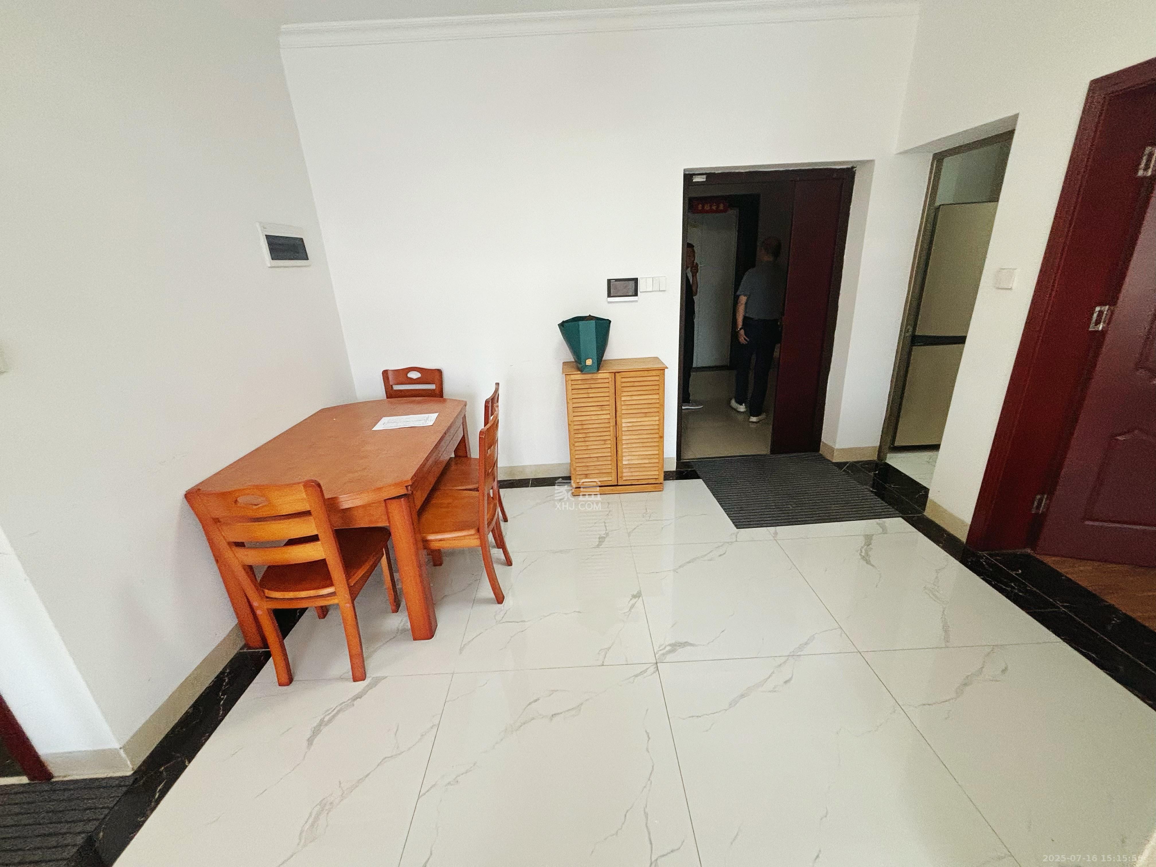 盘龙御和园 3室2厅2卫 2300.0元/月 盘龙御和园 3室2厅2卫 2300.0元/月室内图