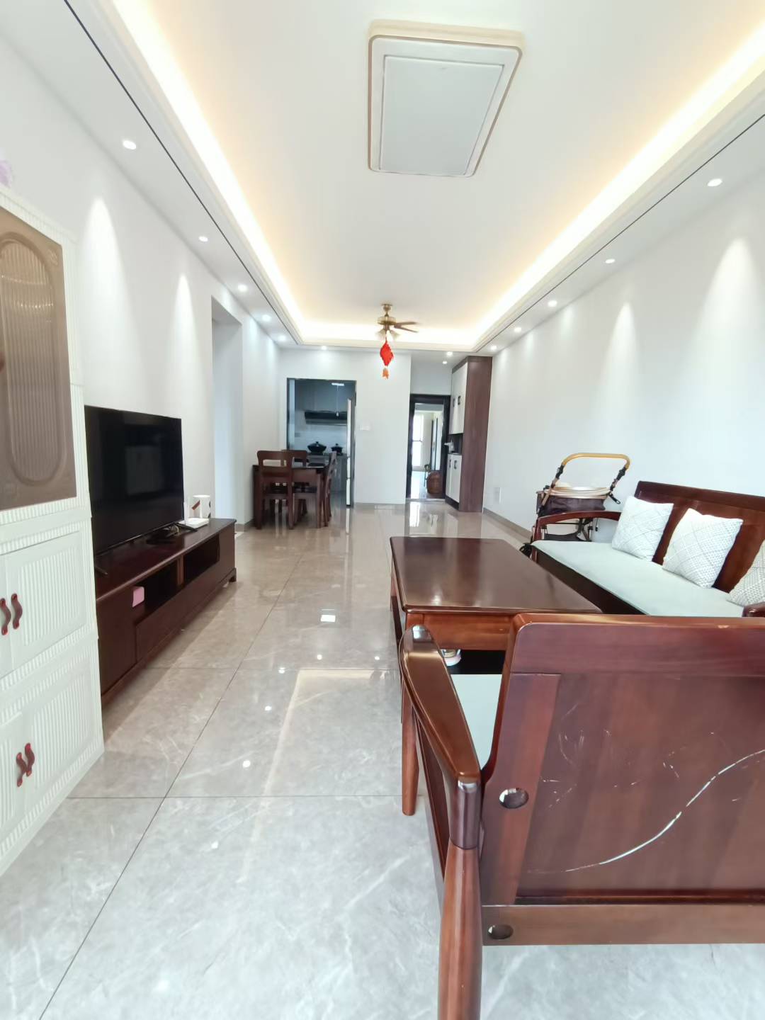 紫竹园 2室2厅1卫 113.0万 紫竹园 2室2厅1卫 113.0万客厅