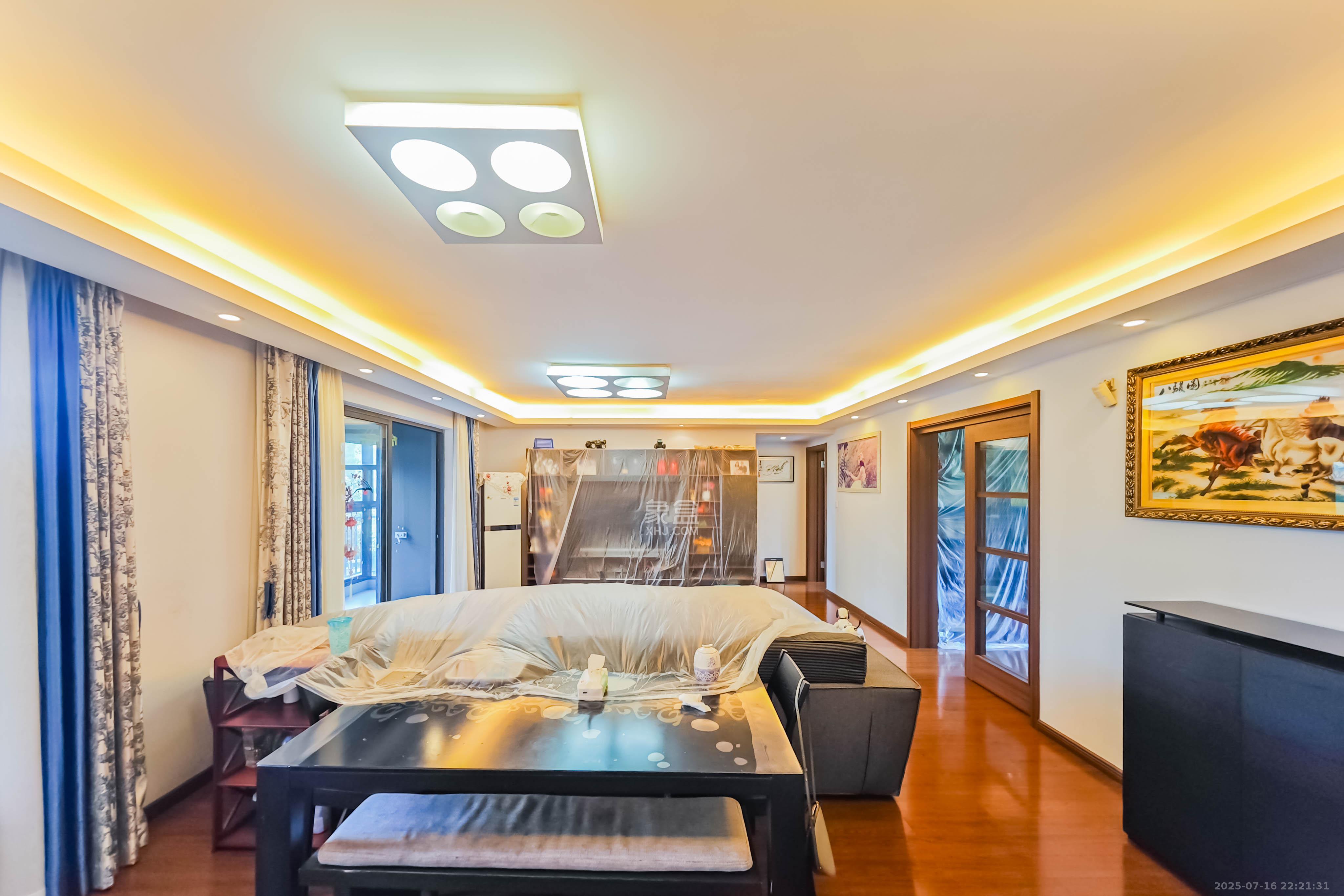 万科金域华府三四期 4室2厅2卫 112.0万 万科金域华府三四期 4室2厅2卫 112.0万客厅