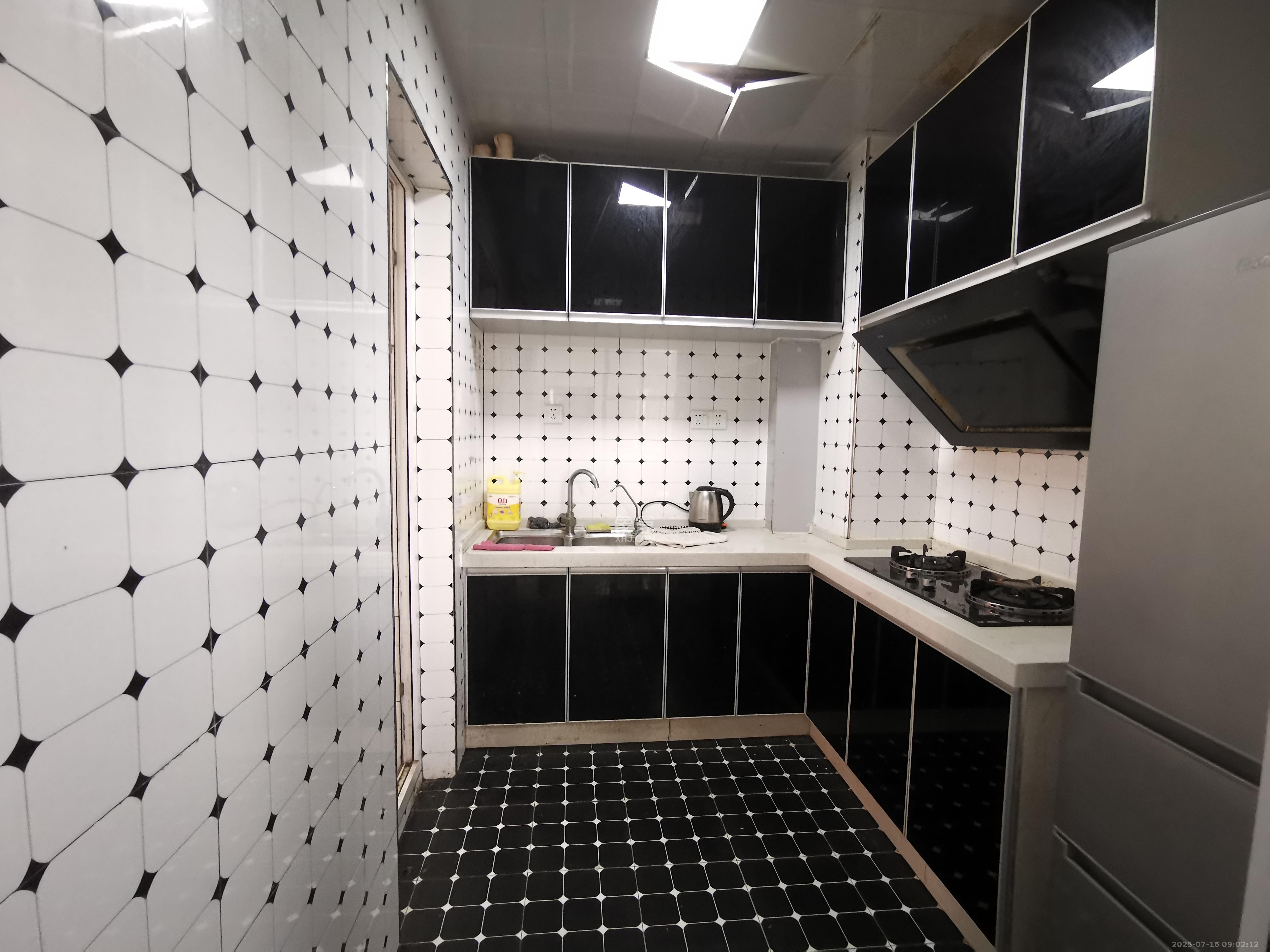 COCO蜜城  3室2厅1卫   2300.00元/月
