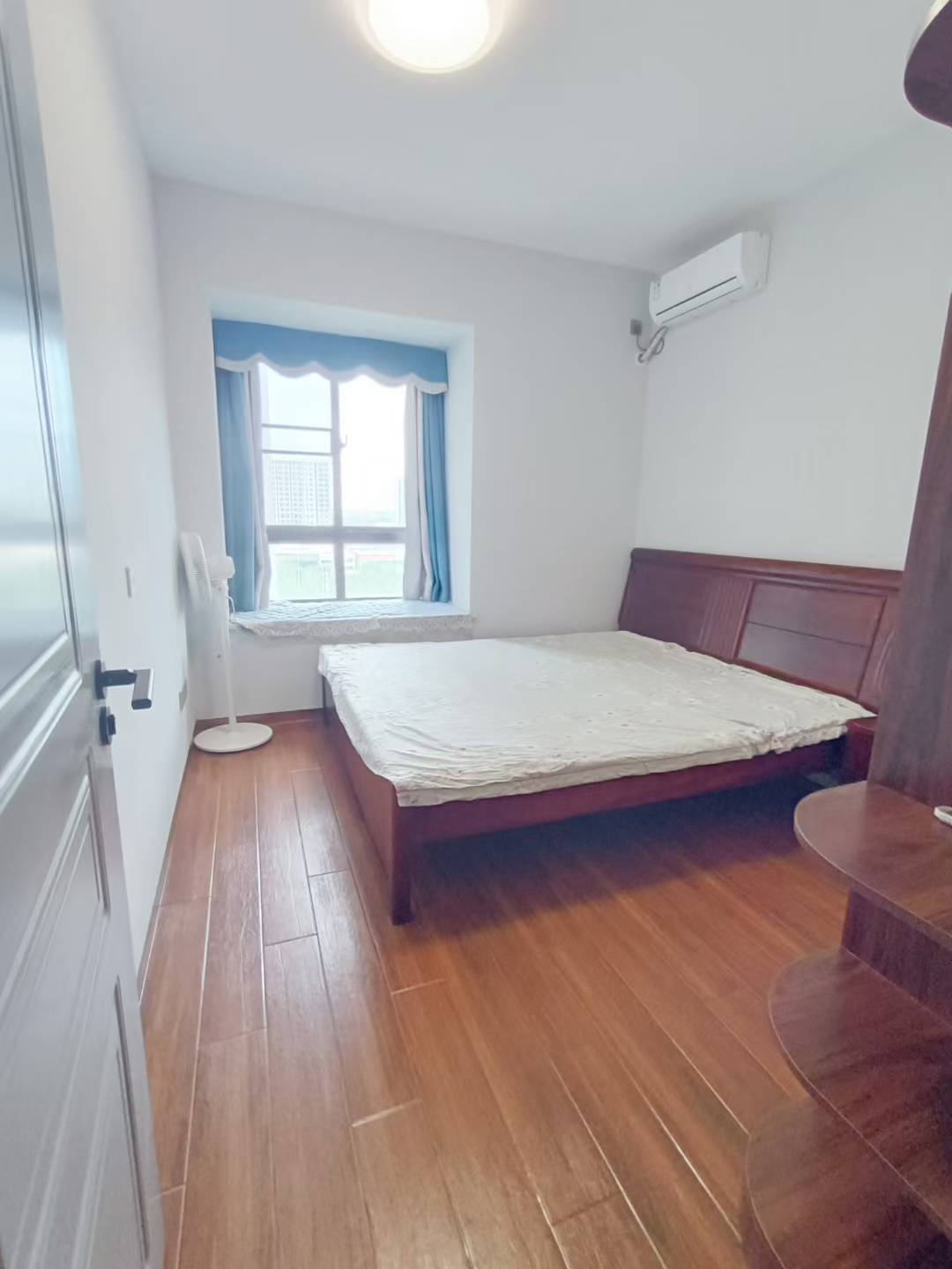 紫竹园 2室2厅1卫 113.0万 紫竹园 2室2厅1卫 113.0万客厅