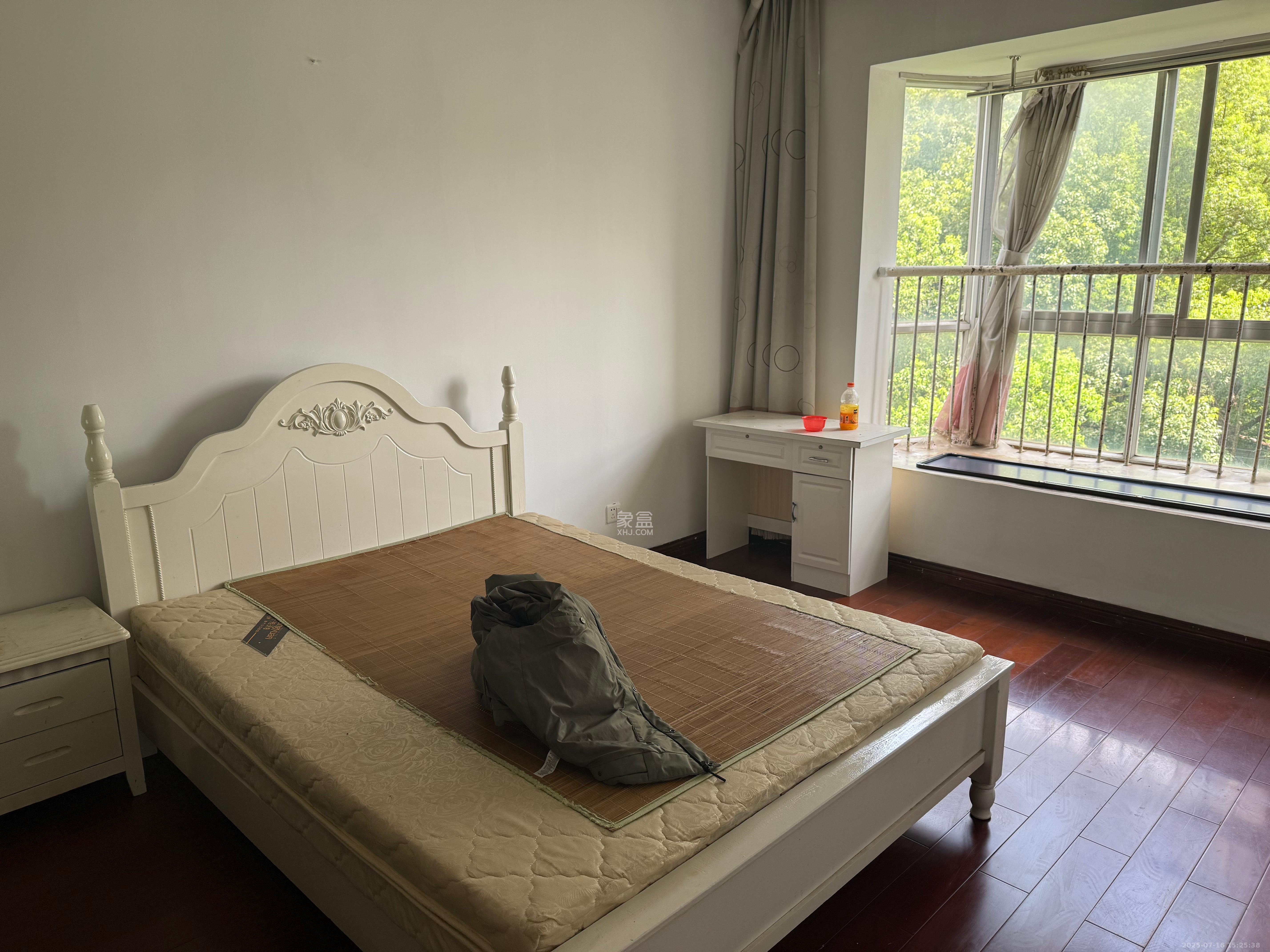 华银园  4室2厅2卫    2800.0元/月 华银园  4室2厅2卫    2800.0元/月室内图