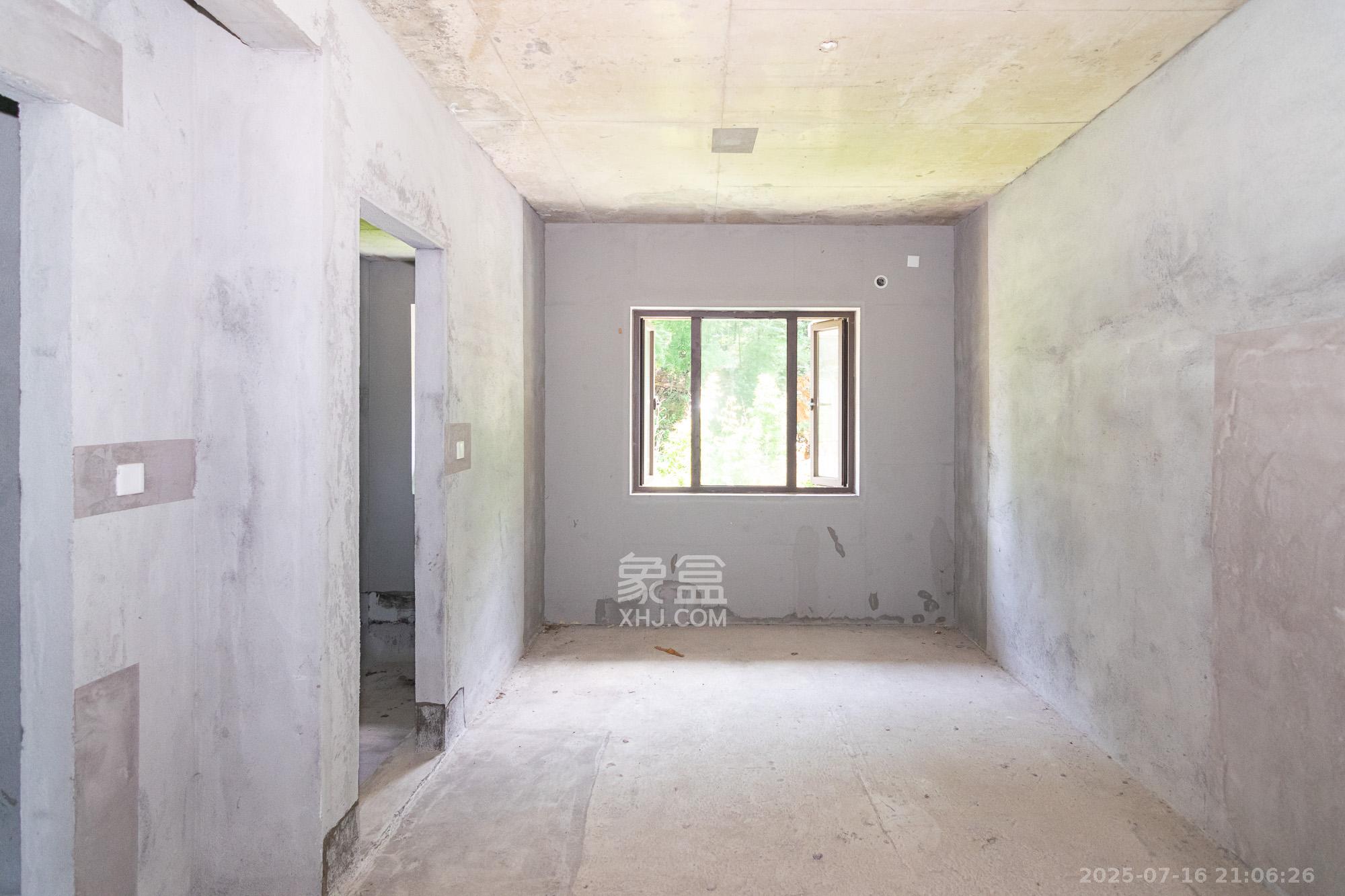 碧桂园御园  5室2厅3卫    180.0万 碧桂园御园  5室2厅3卫    180.0万卧室