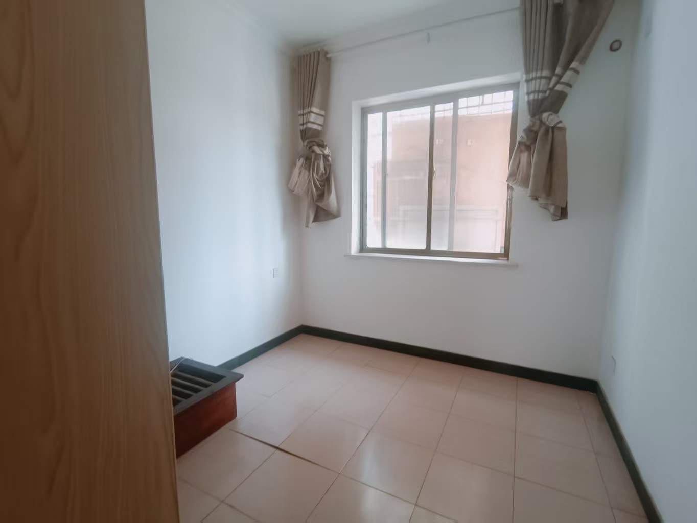 滨湖柴油机厂家属楼 3室2厅1卫 1200.0元/月 滨湖柴油机厂家属楼 3室2厅1卫 1200.0元/月室内图