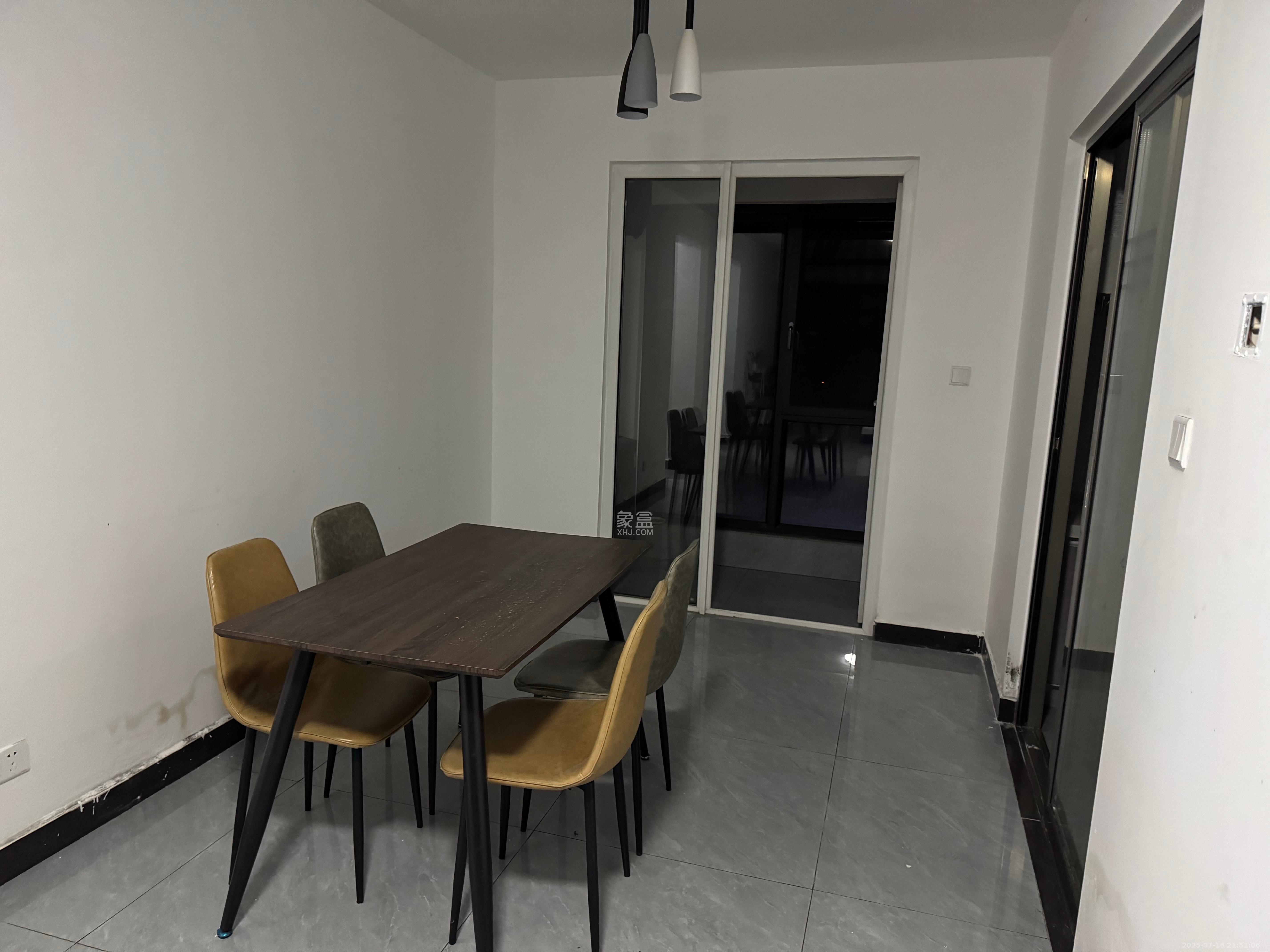 金地艺境  3室2厅2卫    2000.0元/月 金地艺境  3室2厅2卫    2000.0元/月室内图