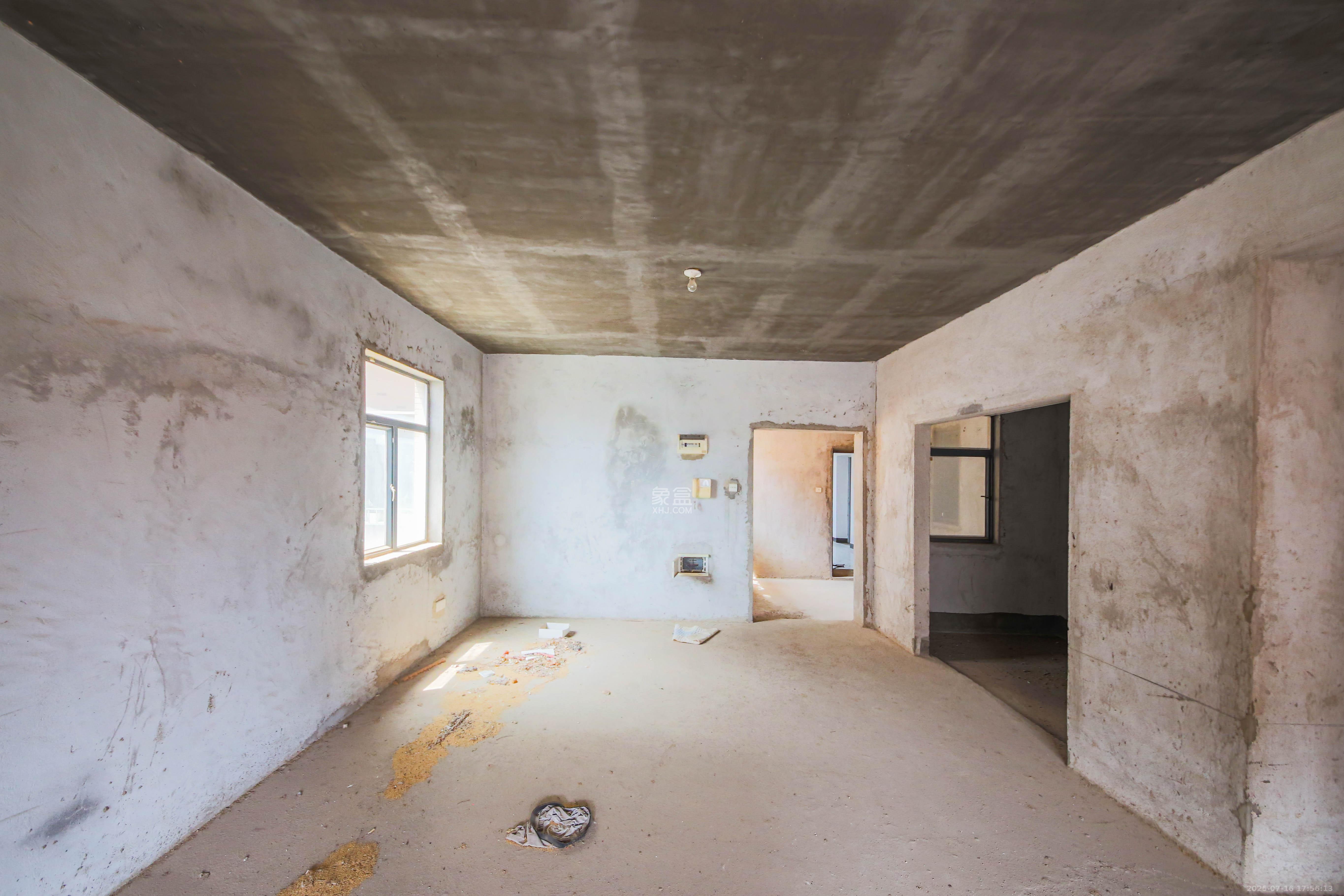 湘府名邸(同力家园)  4室2厅2卫    108.0万 湘府名邸(同力家园)  4室2厅2卫    108.0万客厅