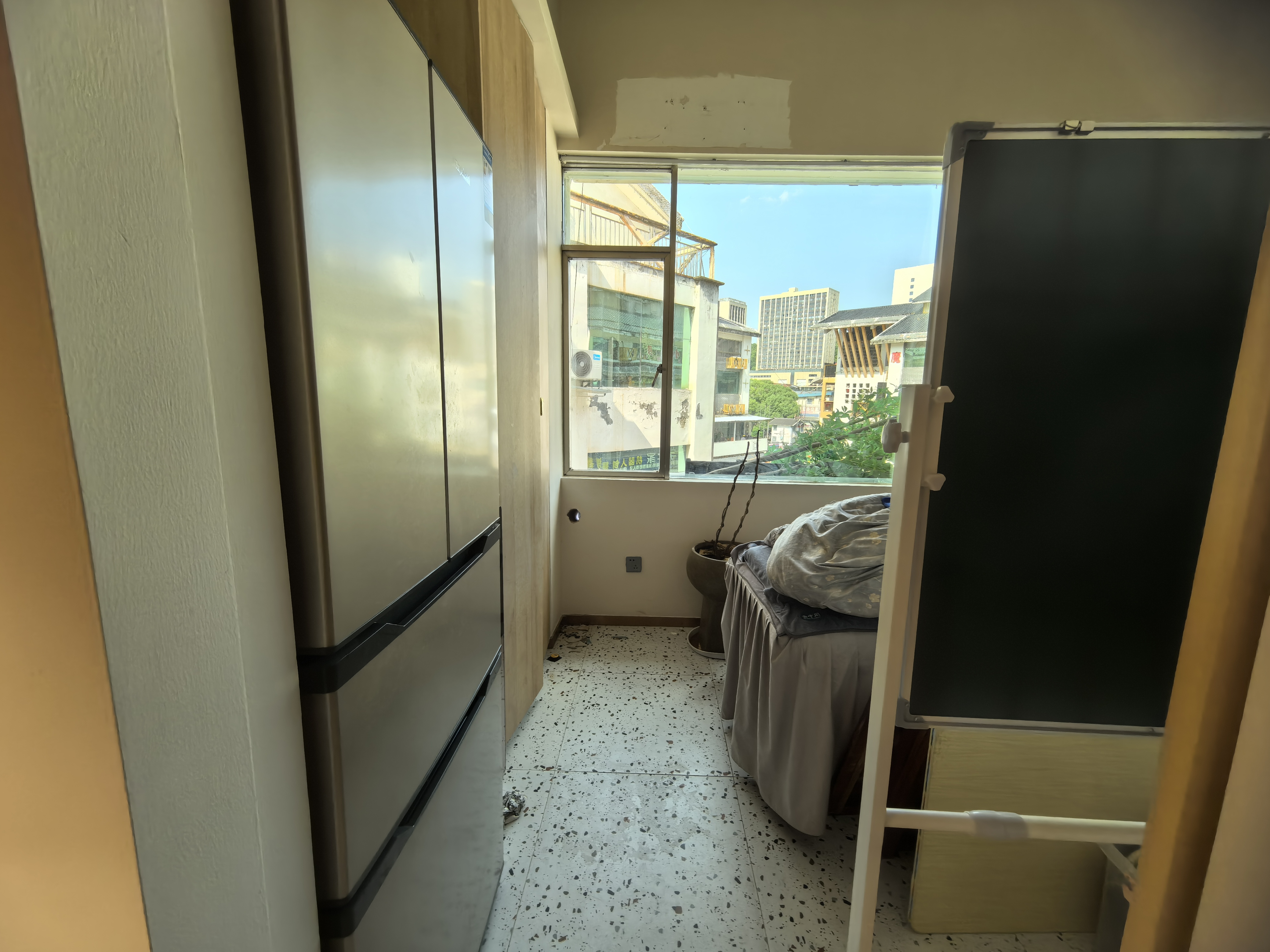 维港十字街  1室1厅1卫    4000.0元/月 维港十字街  1室1厅1卫    4000.0元/月室内图