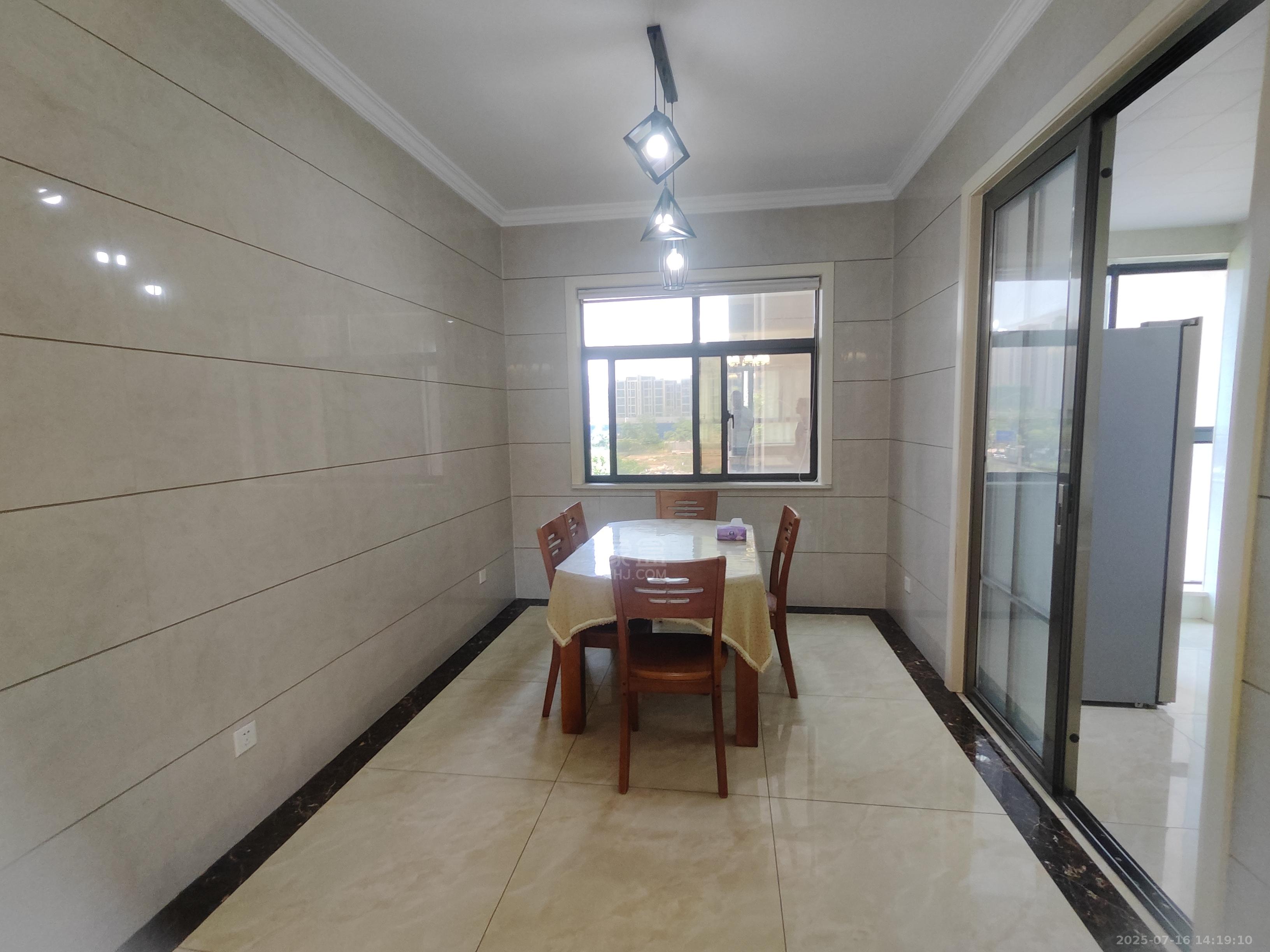 武广国际学苑 3室2厅2卫 2500.0元/月 武广国际学苑 3室2厅2卫 2500.0元/月室内图