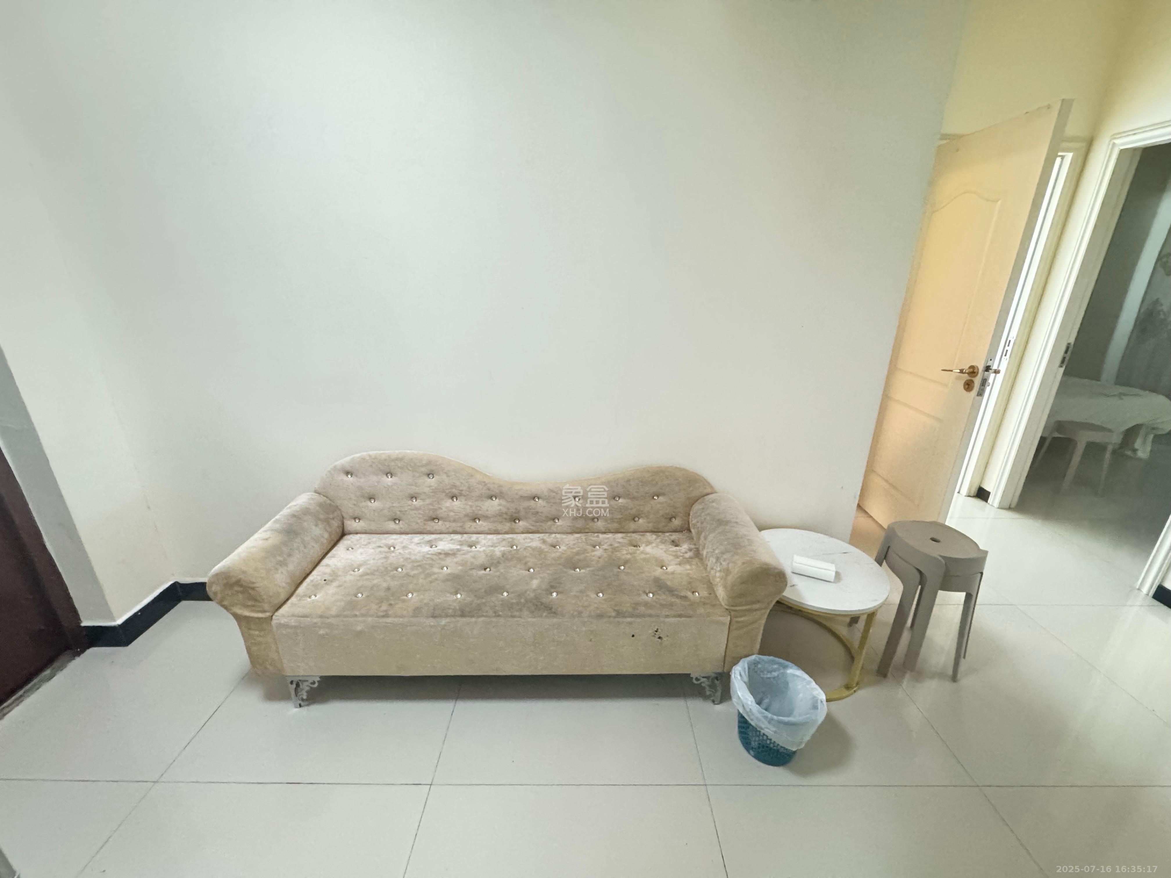 摩天一号 1室1厅1卫 2500.0元/月 摩天一号 1室1厅1卫 2500.0元/月室内图