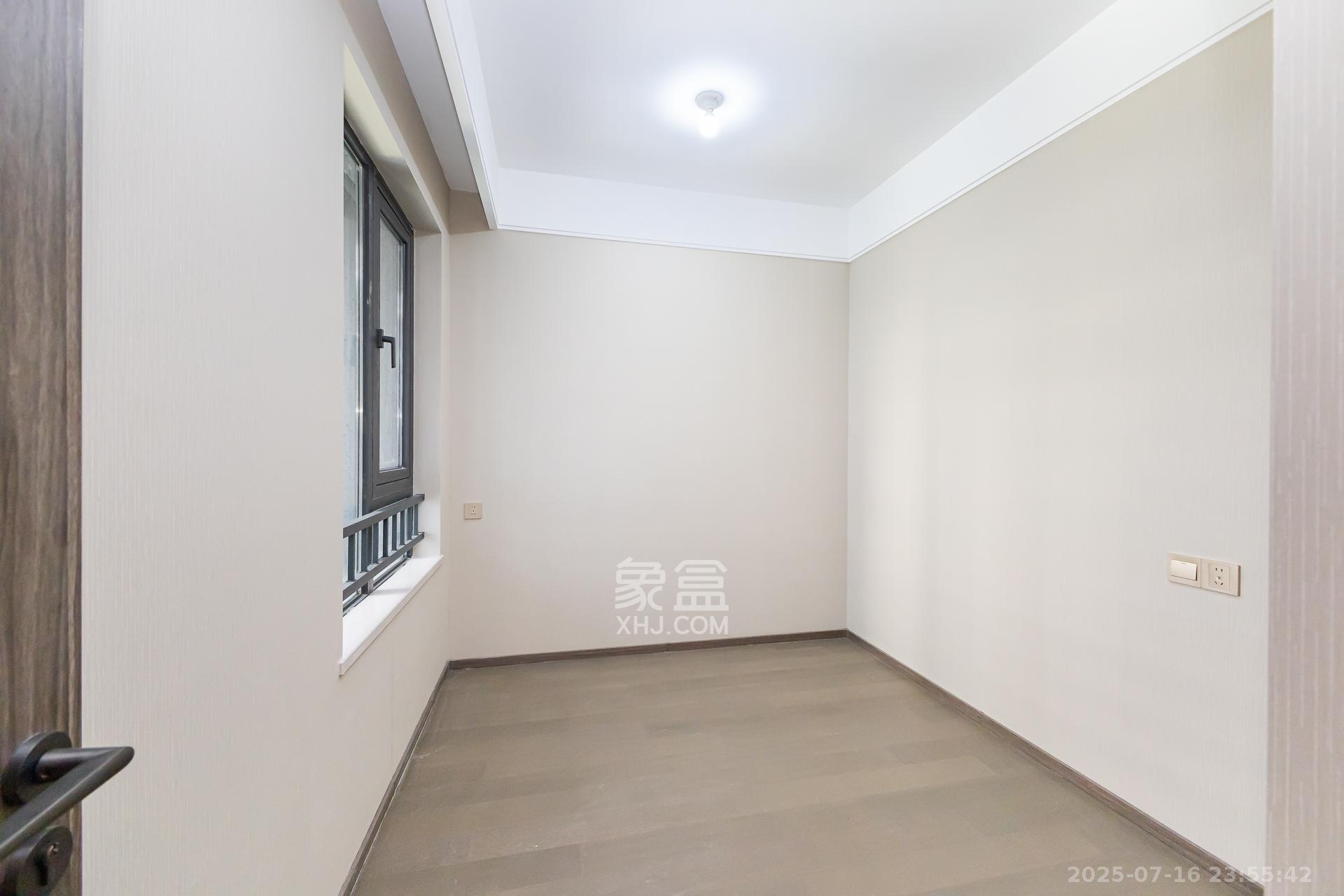 龙湖翠湖壹号 3室2厅2卫 118.0万 龙湖翠湖壹号 3室2厅2卫 118.0万卧室