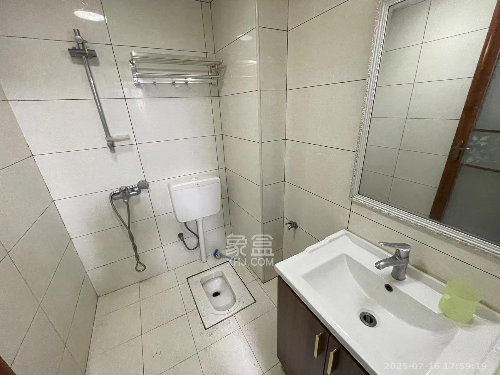 红公馆（前程丽景大厦）  3室2厅1卫   2600.00元/月室内图