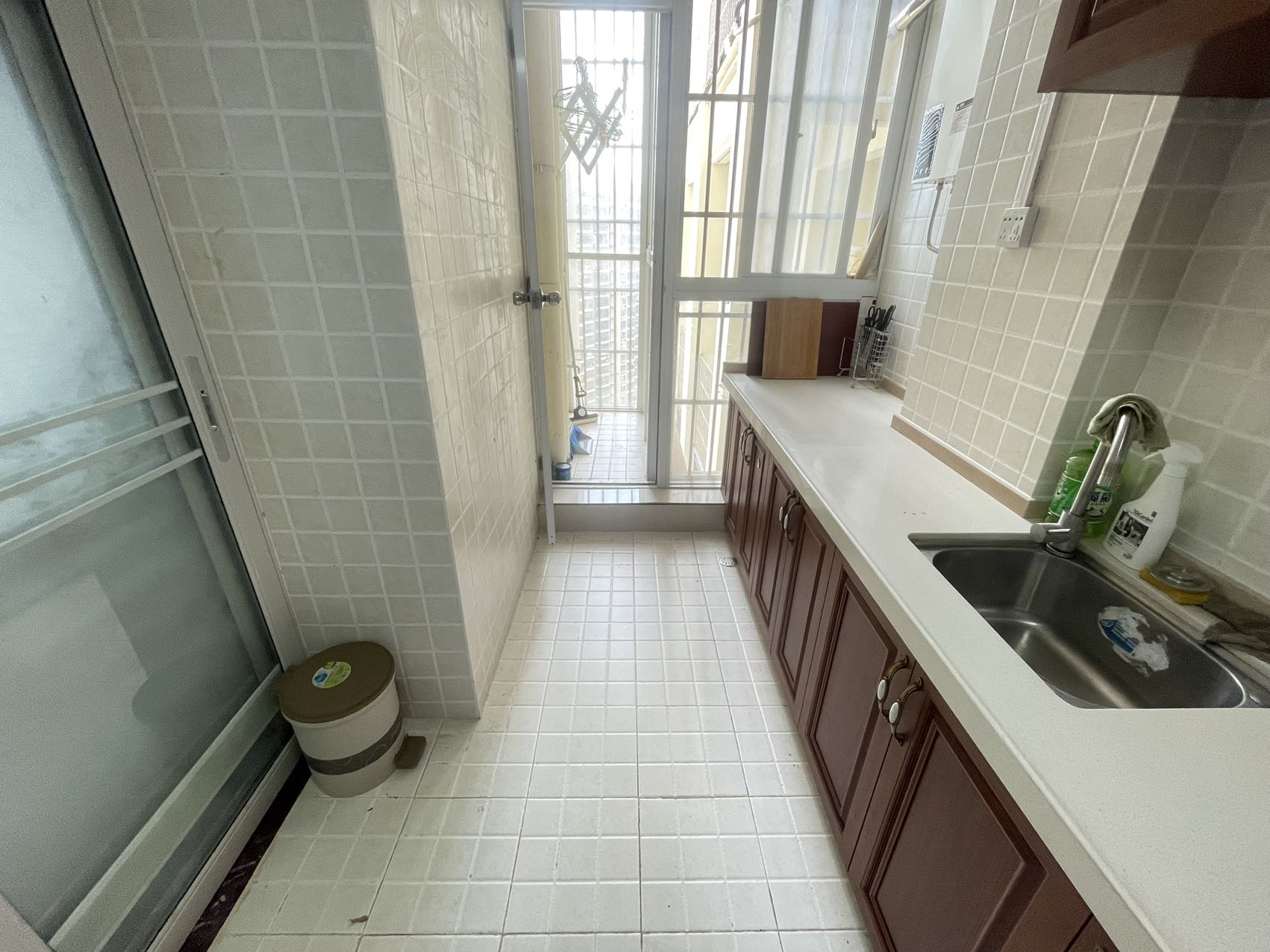 翡翠水城(住宅) 2室2厅1卫 130.0万 翡翠水城(住宅) 2室2厅1卫 130.0万客厅