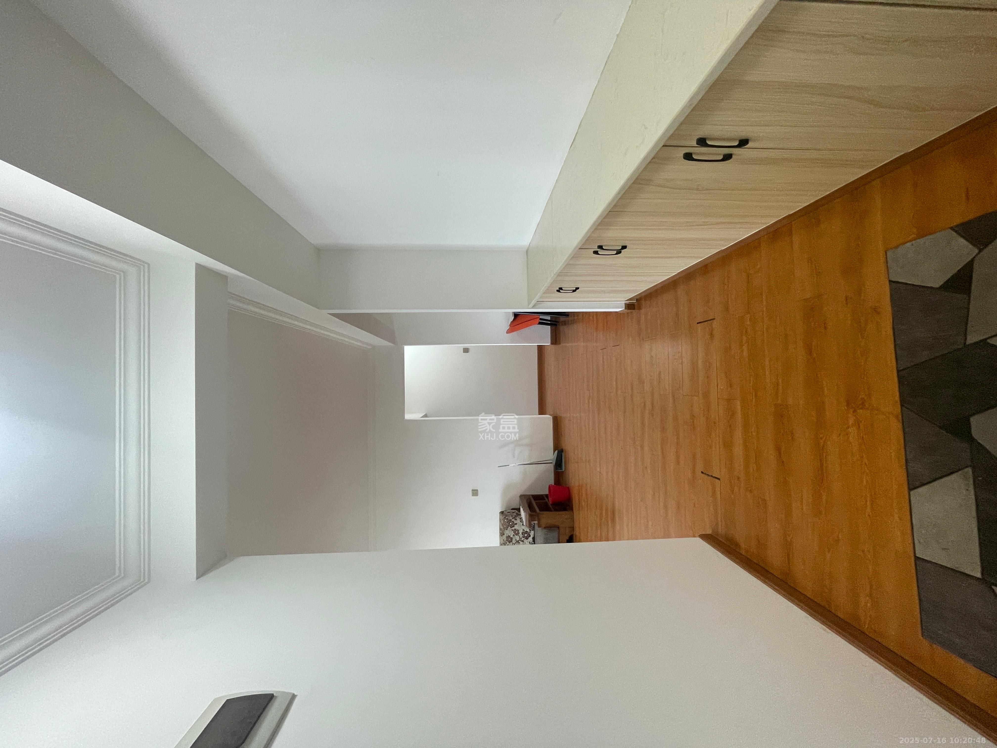 东方美地  3室2厅2卫   2800.00元/月室内图