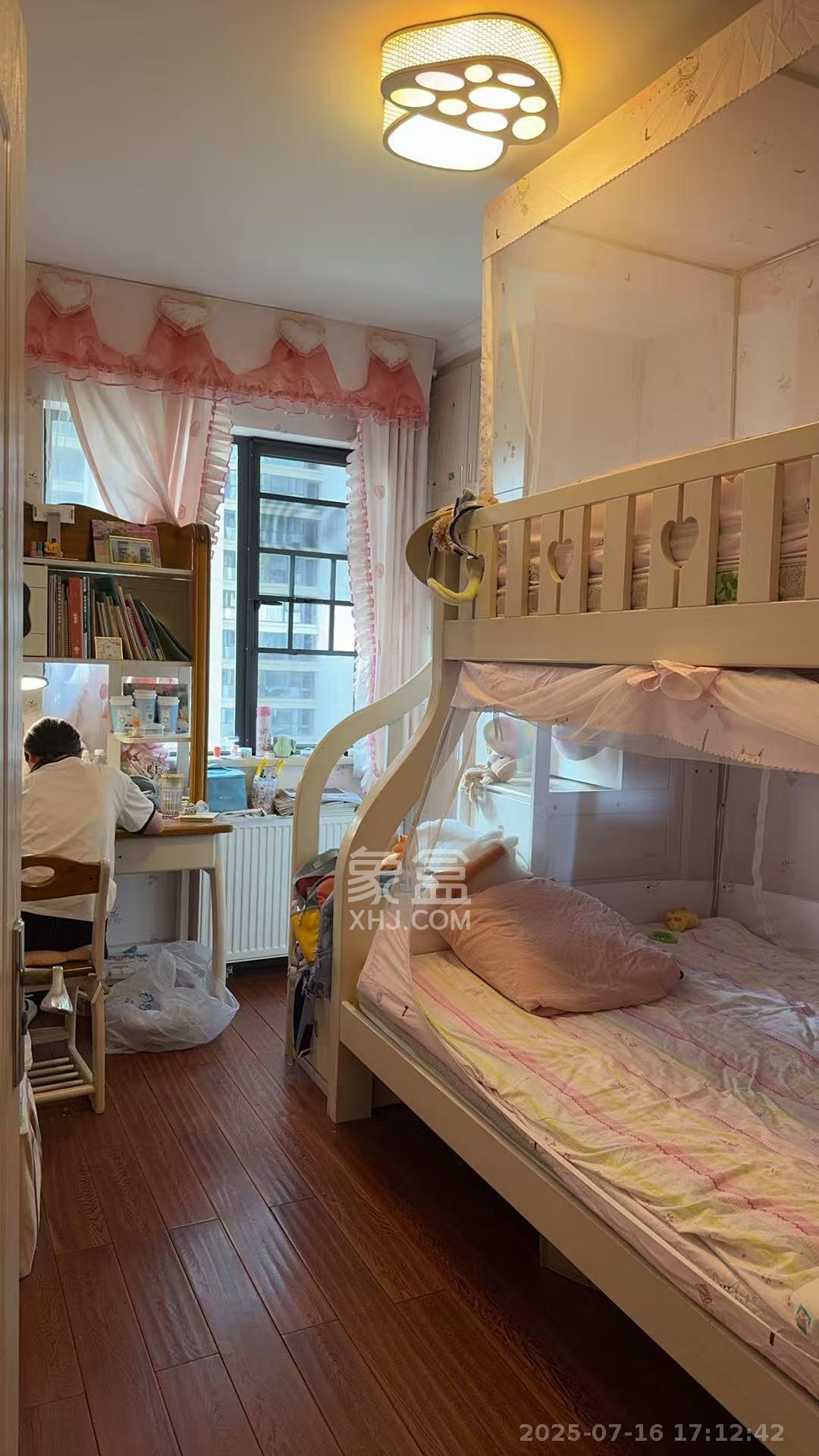 江河东澜湾  3室2厅2卫    3500.0元/月室内图
