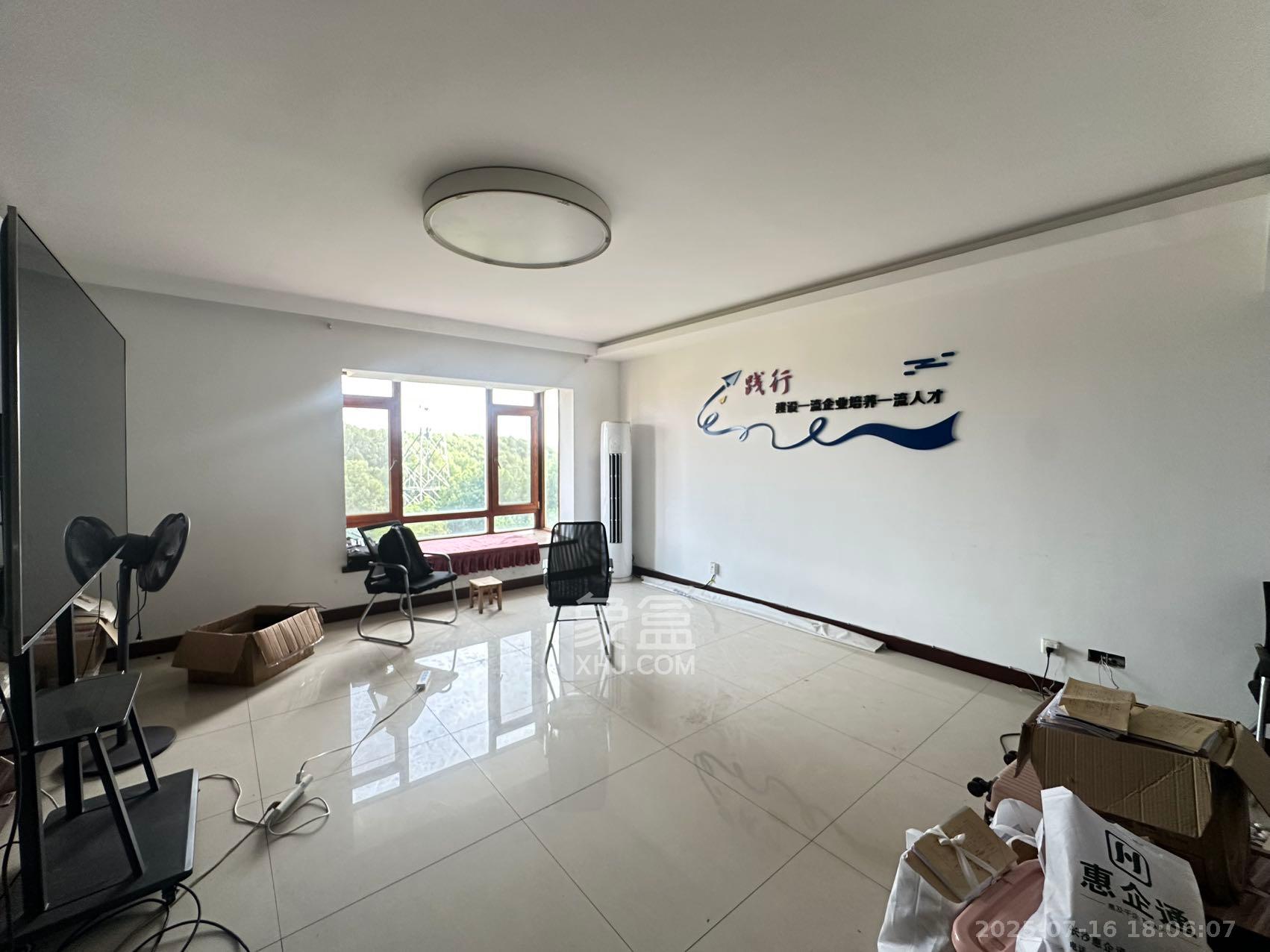 金色比华利  5室2厅3卫    10000.0元/月 金色比华利  5室2厅3卫    10000.0元/月室内图