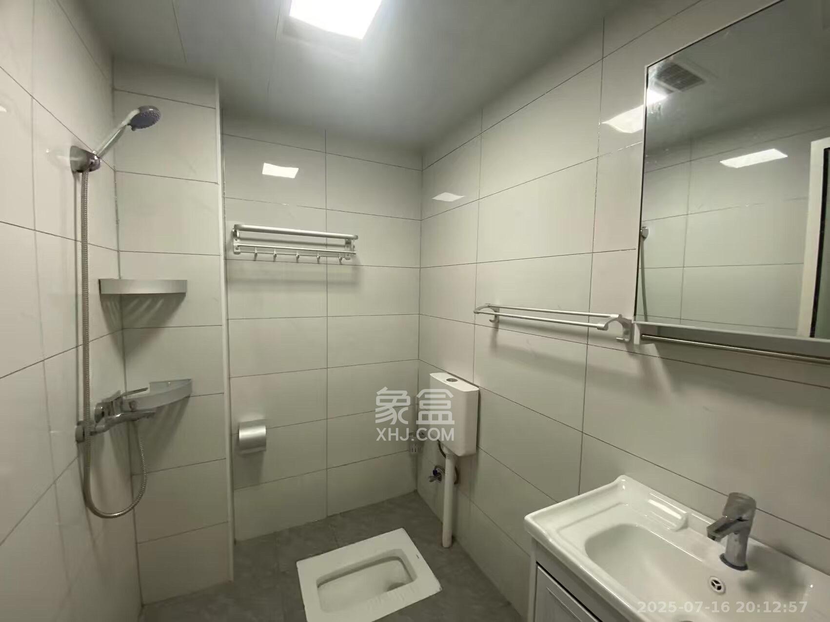 嘉雨兴园 1室1厅1卫 1800.0元/月 嘉雨兴园 1室1厅1卫 1800.0元/月室内图