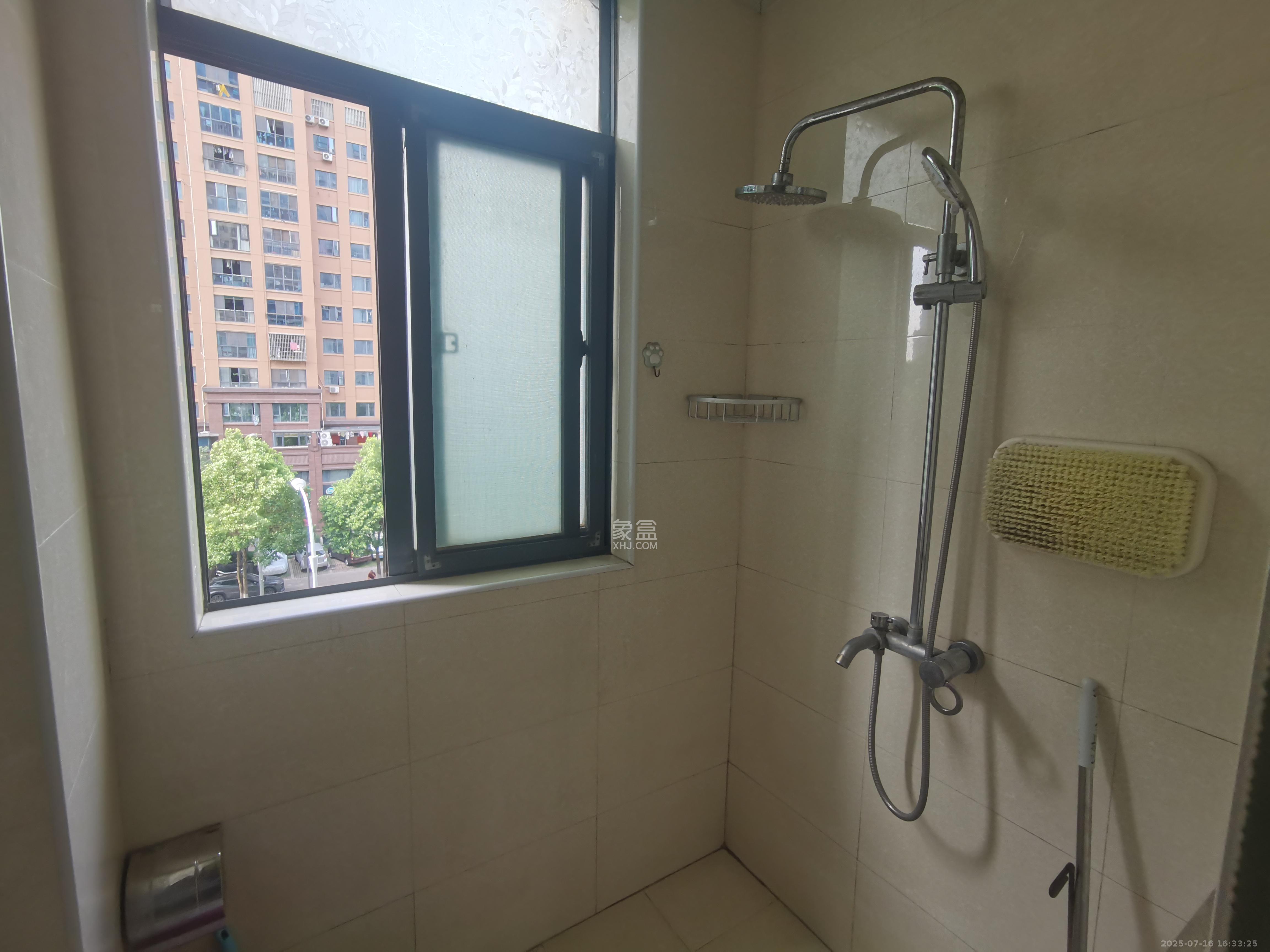 星城映象 3室2厅1卫 2400.0元/月 星城映象 3室2厅1卫 2400.0元/月室内图