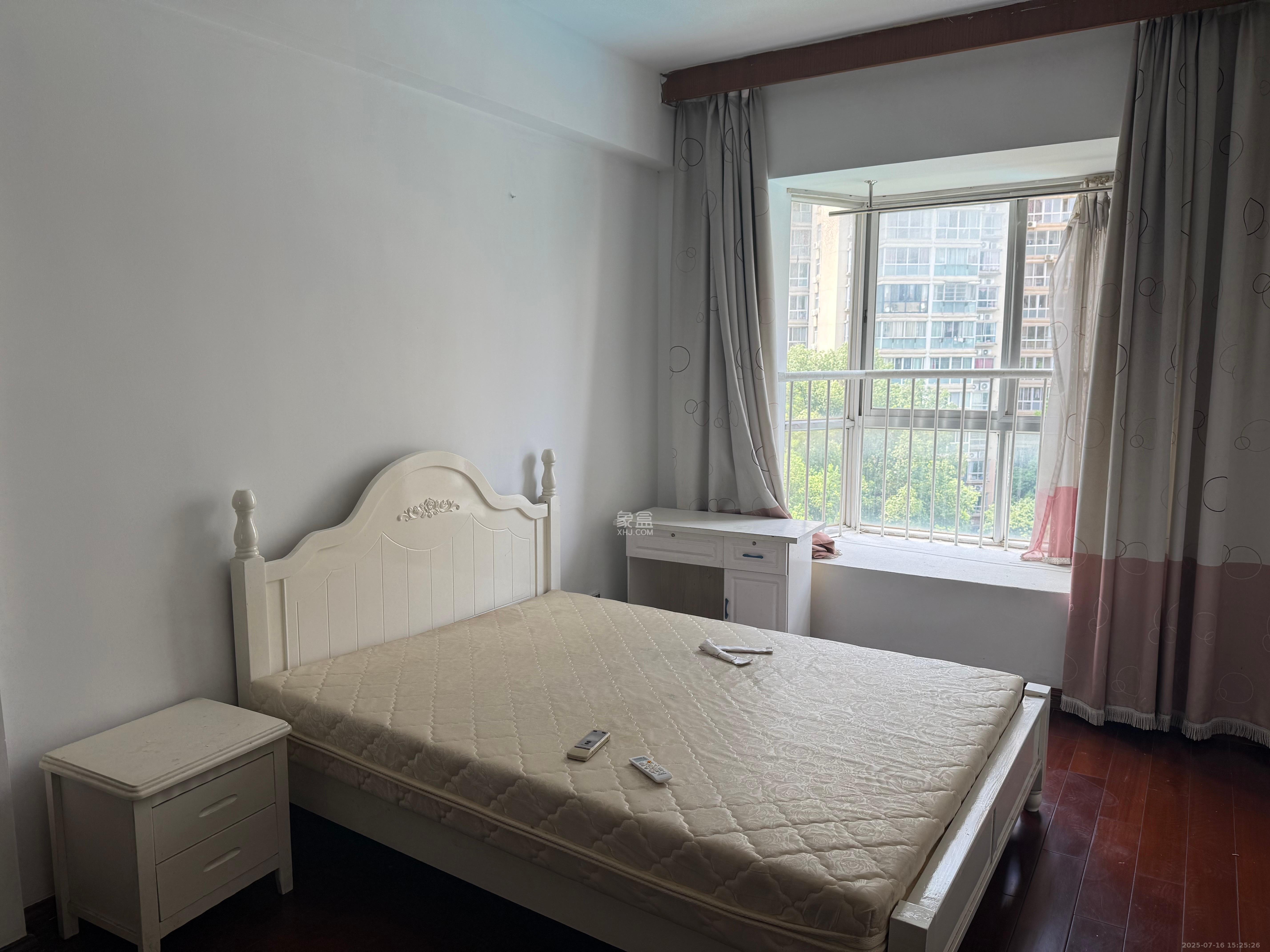 华银园  4室2厅2卫    2800.0元/月 华银园  4室2厅2卫    2800.0元/月室内图