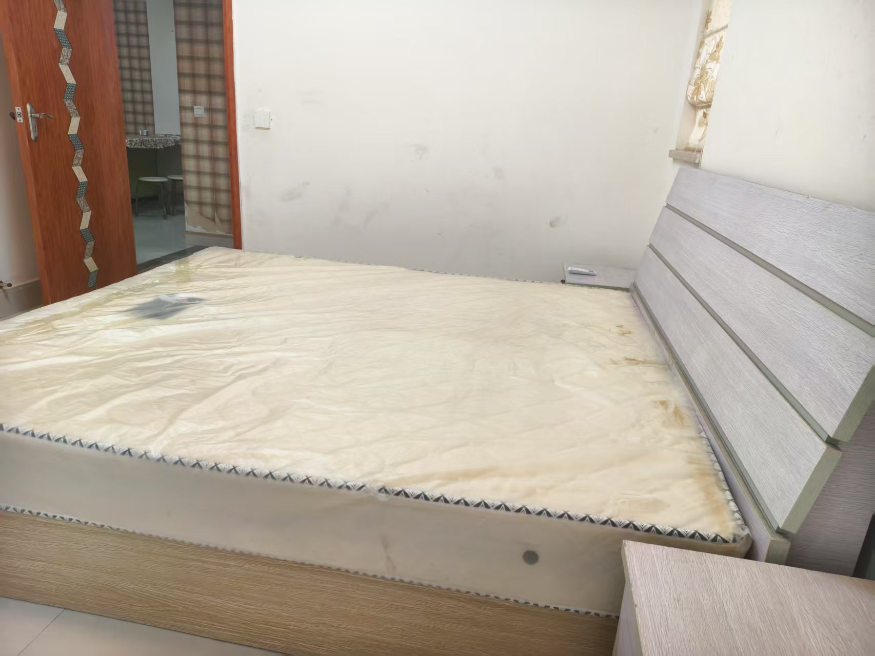 南宝小汽车修理厂宿舍 3室2厅2卫 2300.0元/月 南宝小汽车修理厂宿舍 3室2厅2卫 2300.0元/月室内图