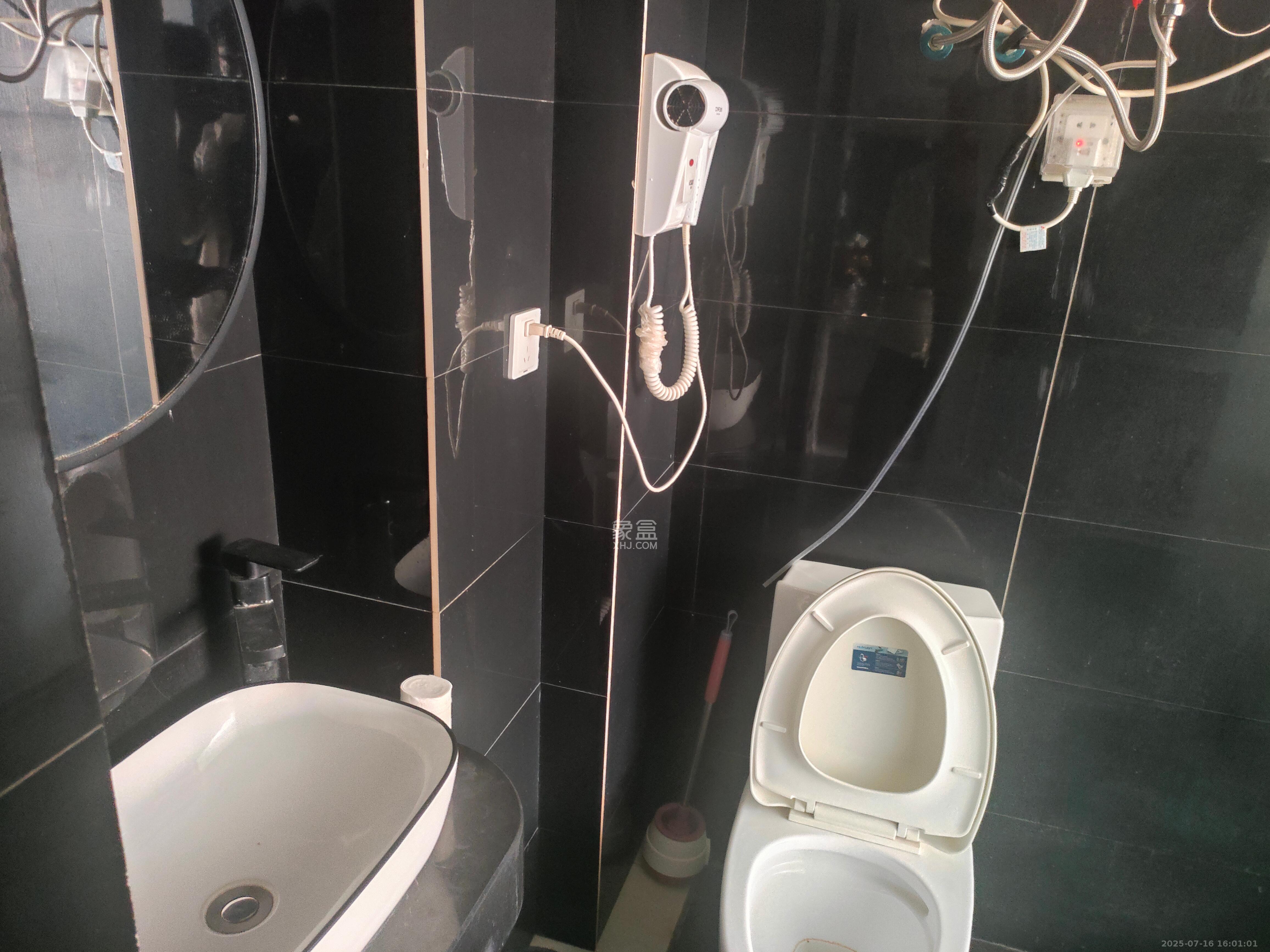 蚂蚁工房 1室1厅1卫 1900.0元/月 蚂蚁工房 1室1厅1卫 1900.0元/月室内图