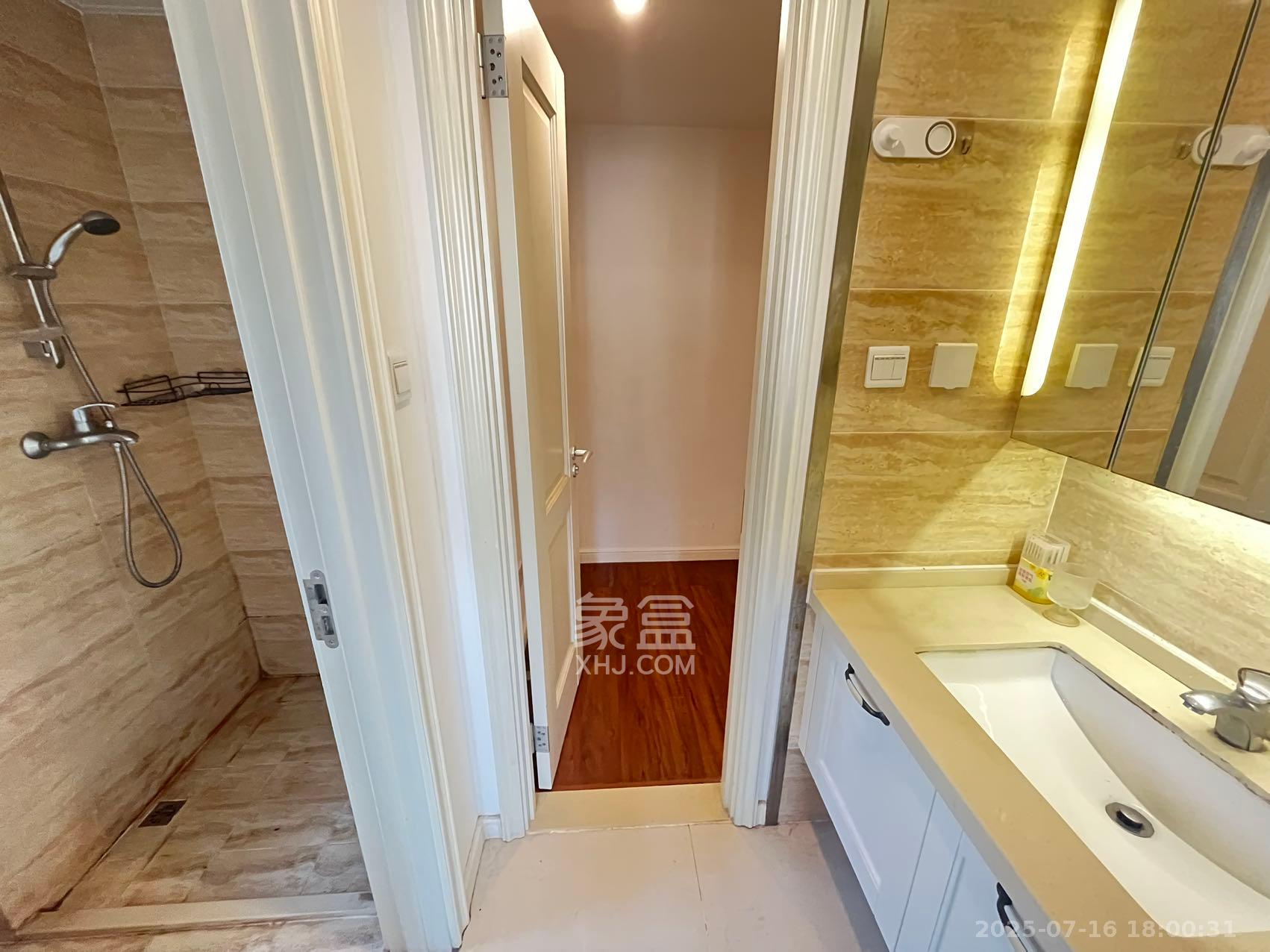 万科魅力之城观澜里  3室2厅2卫    2300.0元/月室内图