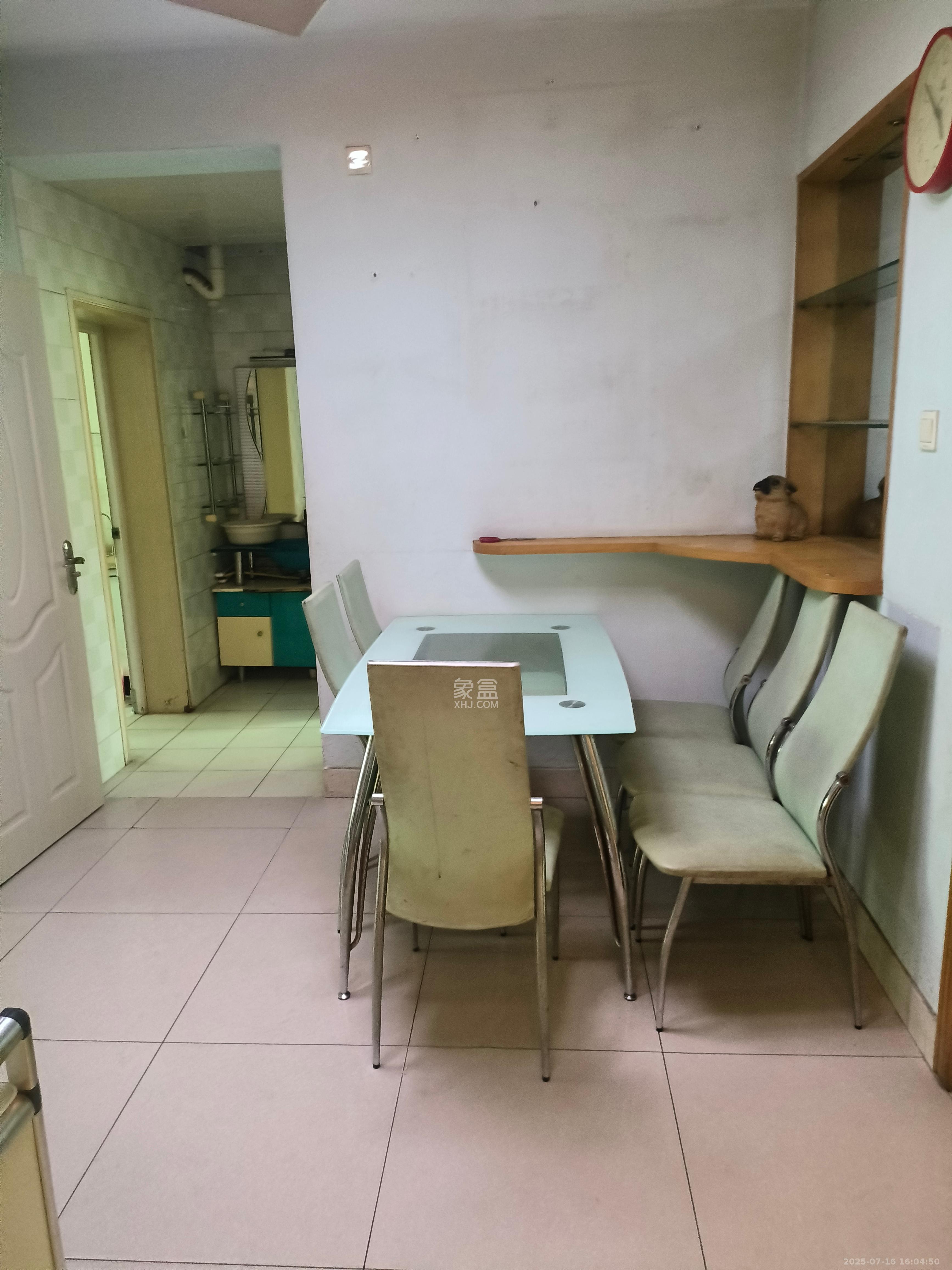 咸嘉新村嘉明苑  3室2厅2卫    2100.0元/月室内图