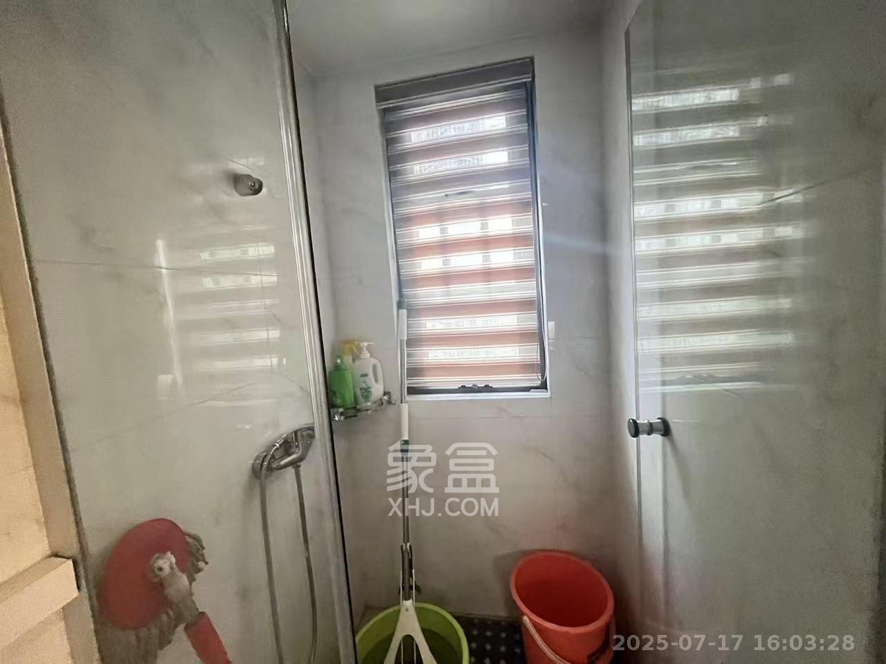 恒大江湾  3室2厅1卫    3000.0元/月室内图