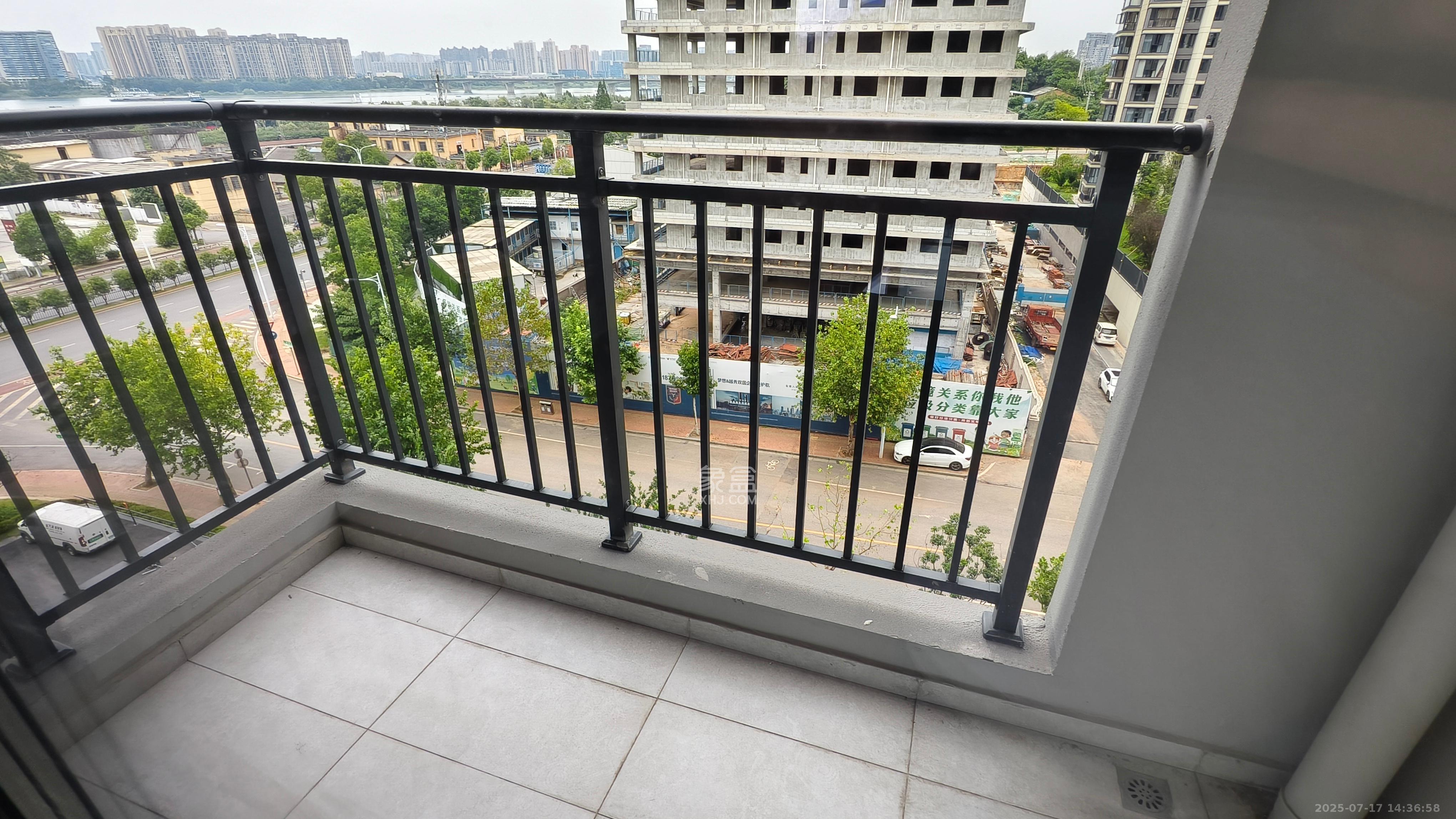 江悦和鸣  4室2厅2卫   4600.00元/月室内图