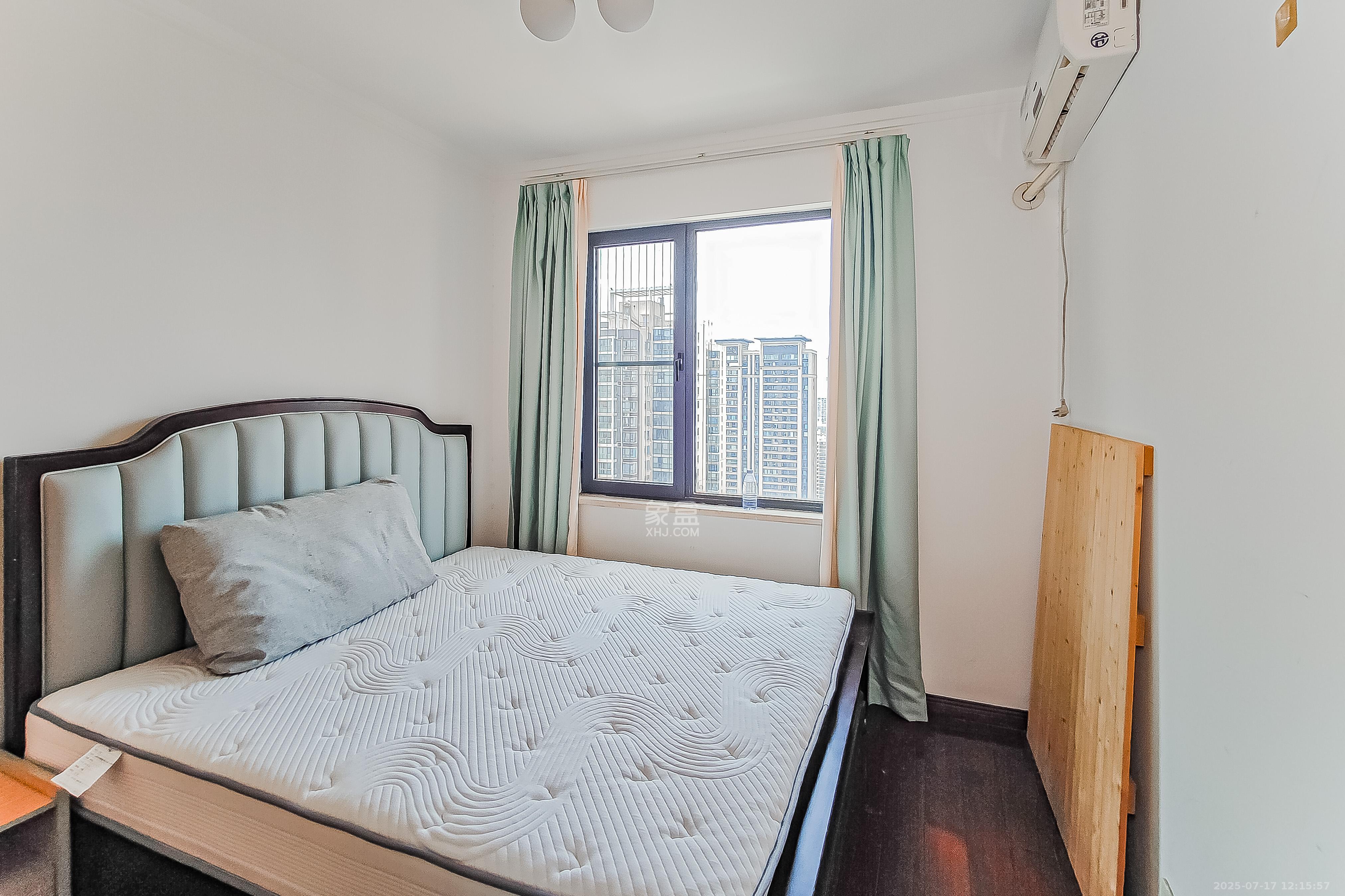 三万英尺 4室2厅2卫 148.0万 三万英尺 4室2厅2卫 148.0万卧室