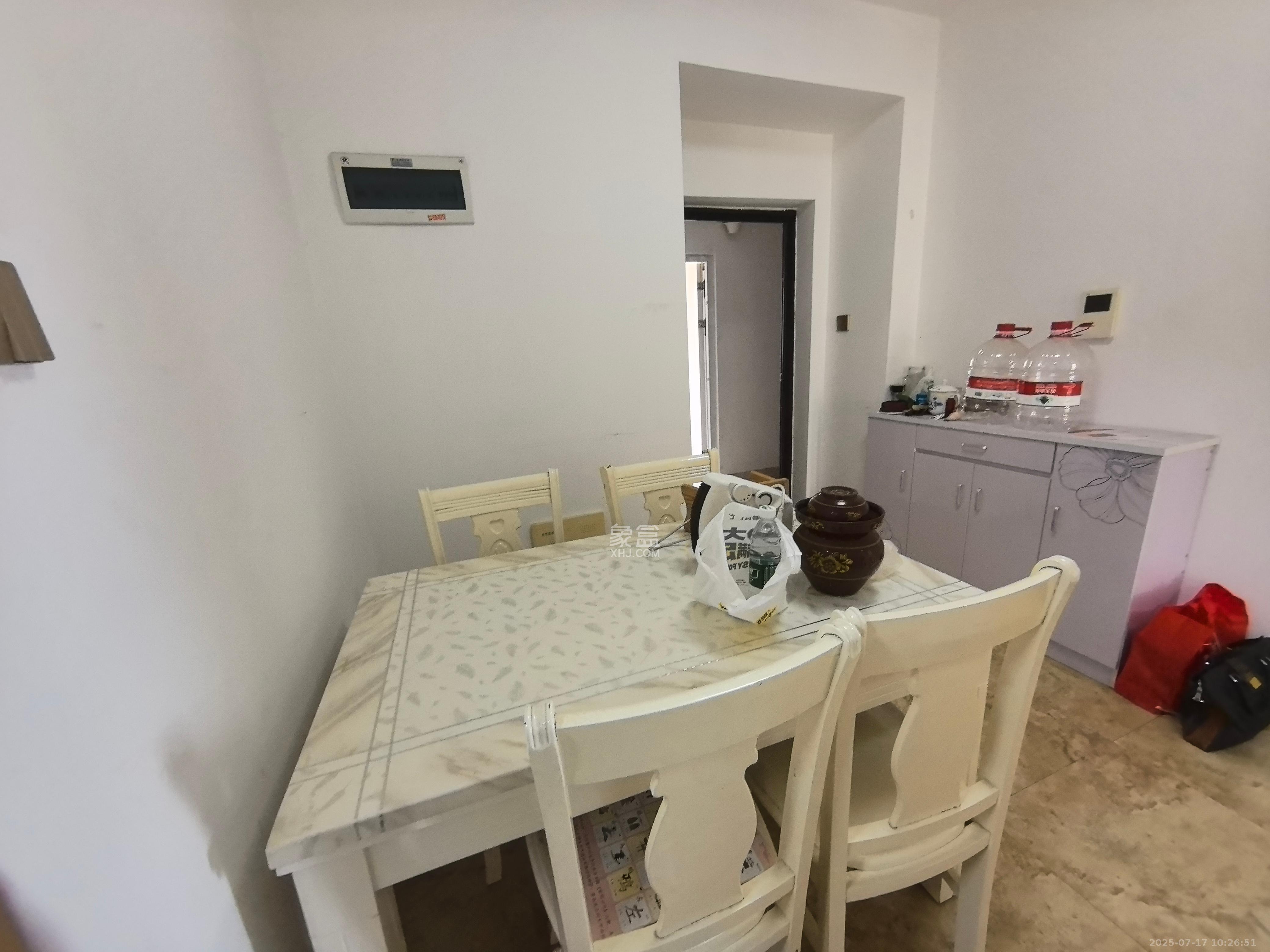 万国城(当代满庭春MOMA)三期  2室2厅1卫    2200.0元/月 万国城(当代满庭春MOMA)三期  2室2厅1卫    2200.0元/月室内图