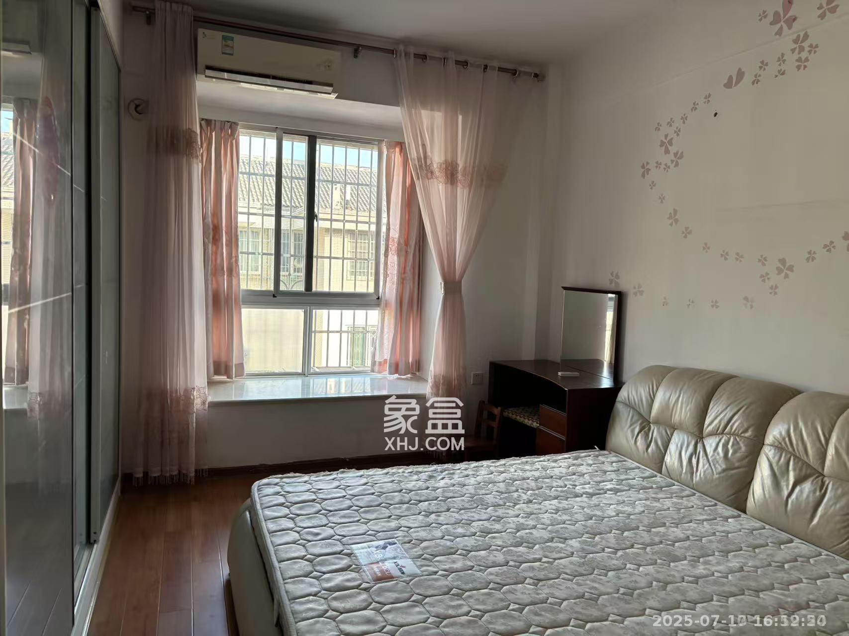 金领家族 3室2厅1卫 1800.0元/月 金领家族 3室2厅1卫 1800.0元/月室内图