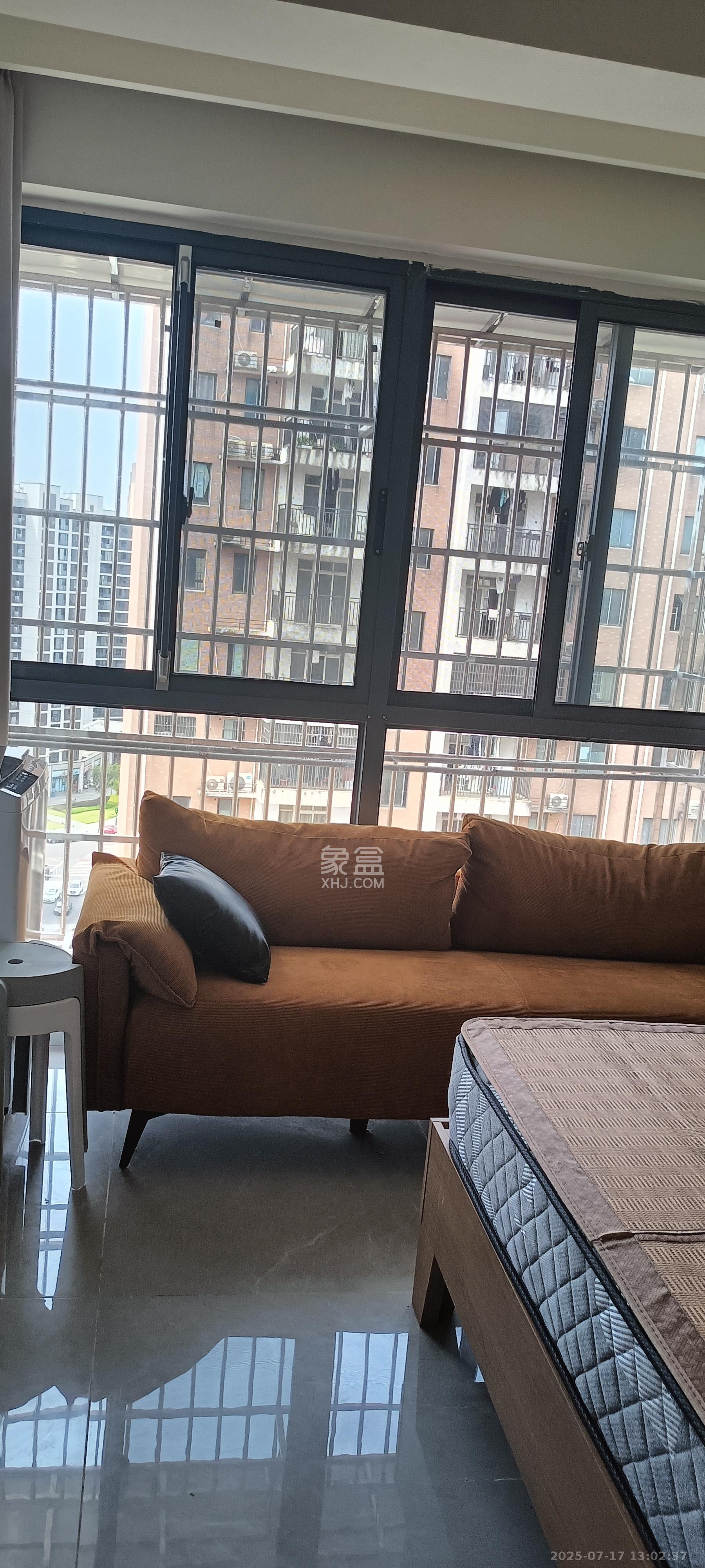 山水新城  1室1厅1卫   1600.00元/月室内图