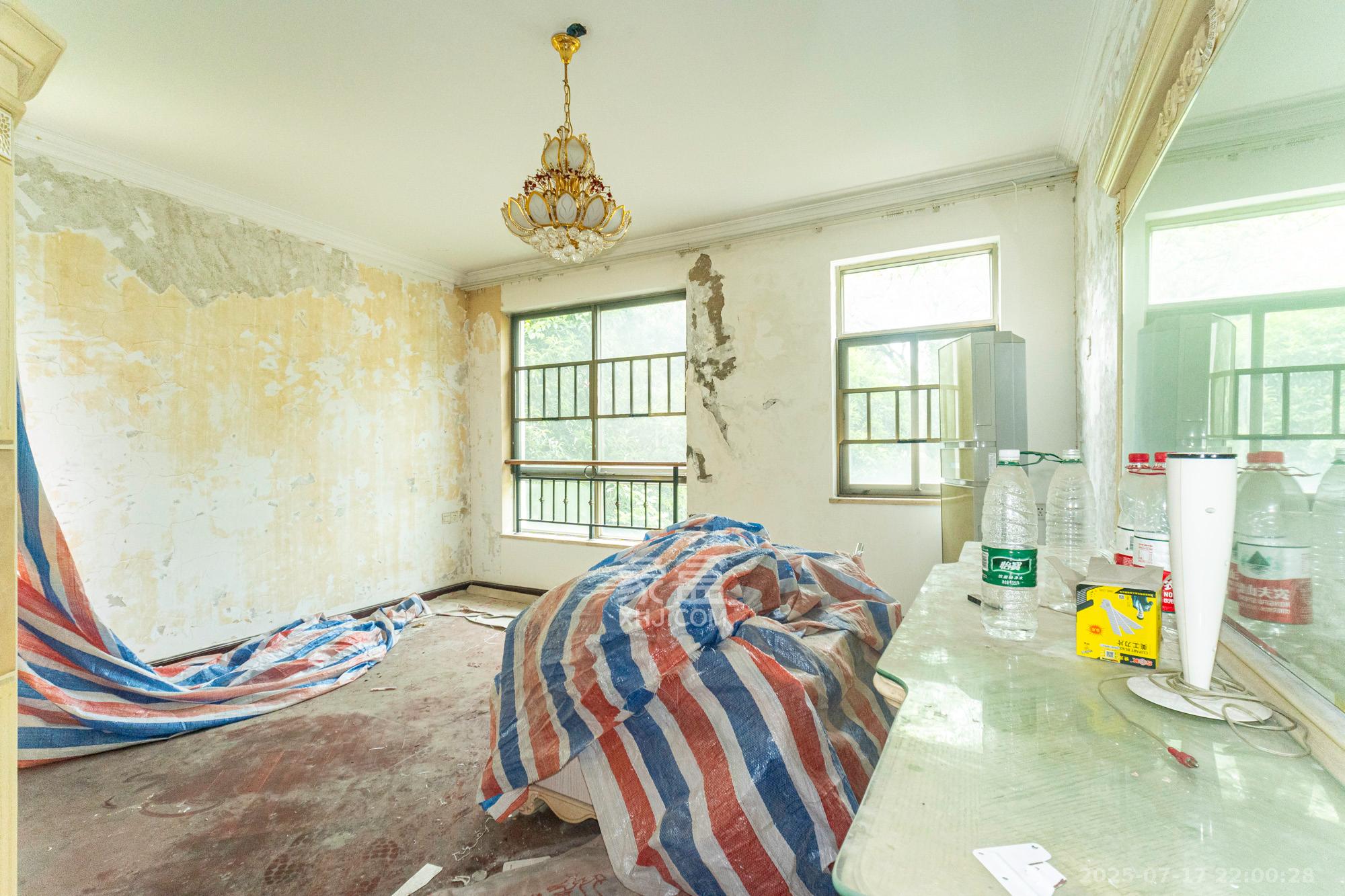 碧桂园威尼斯城  5室2厅3卫    278.0万卧室