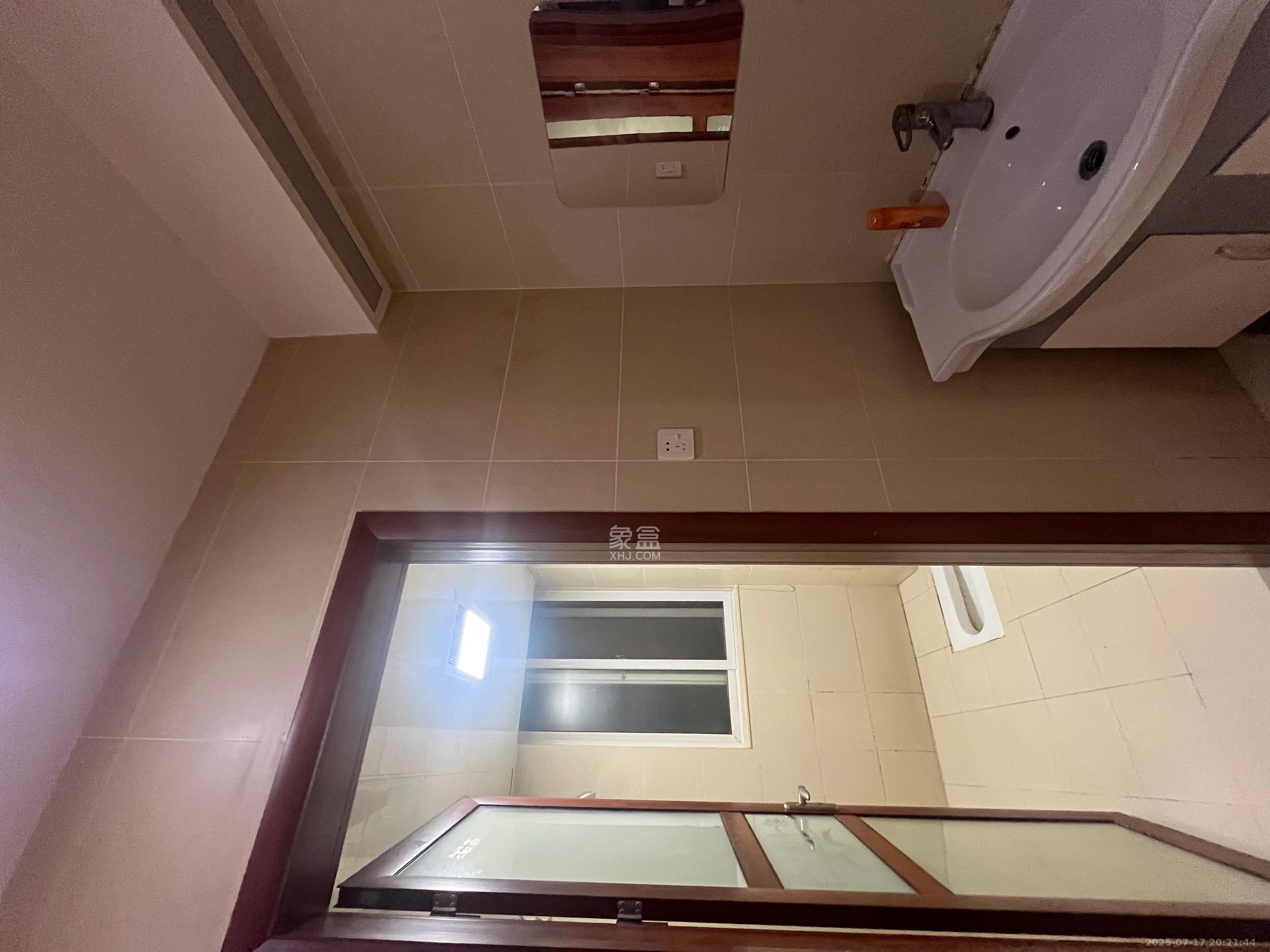 星城荣域  2室2厅2卫   2700.00元/月室内图
