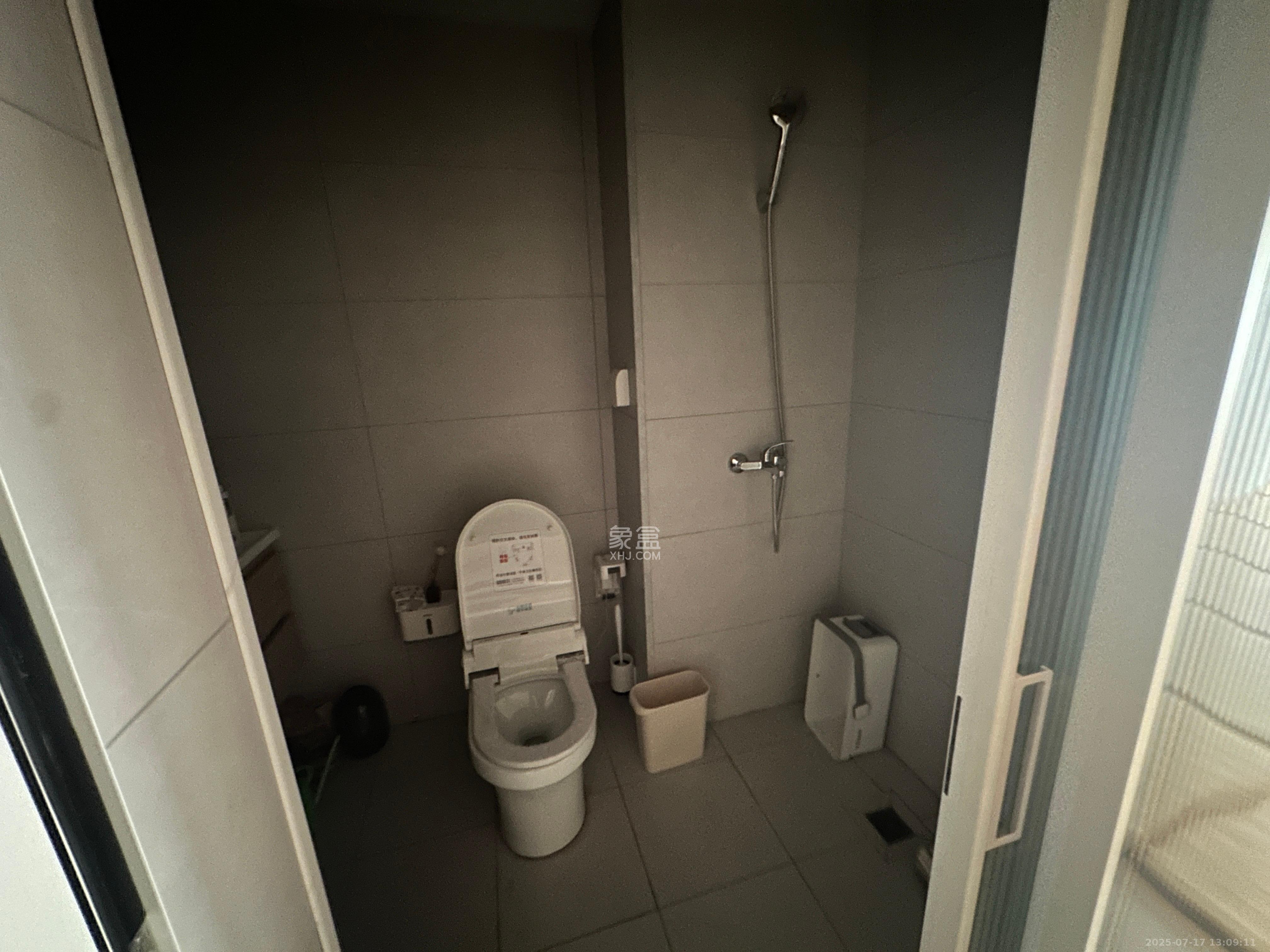 YO领域(领御大厦) 1室1厅1卫 2500.0元/月 YO领域(领御大厦) 1室1厅1卫 2500.0元/月室内图