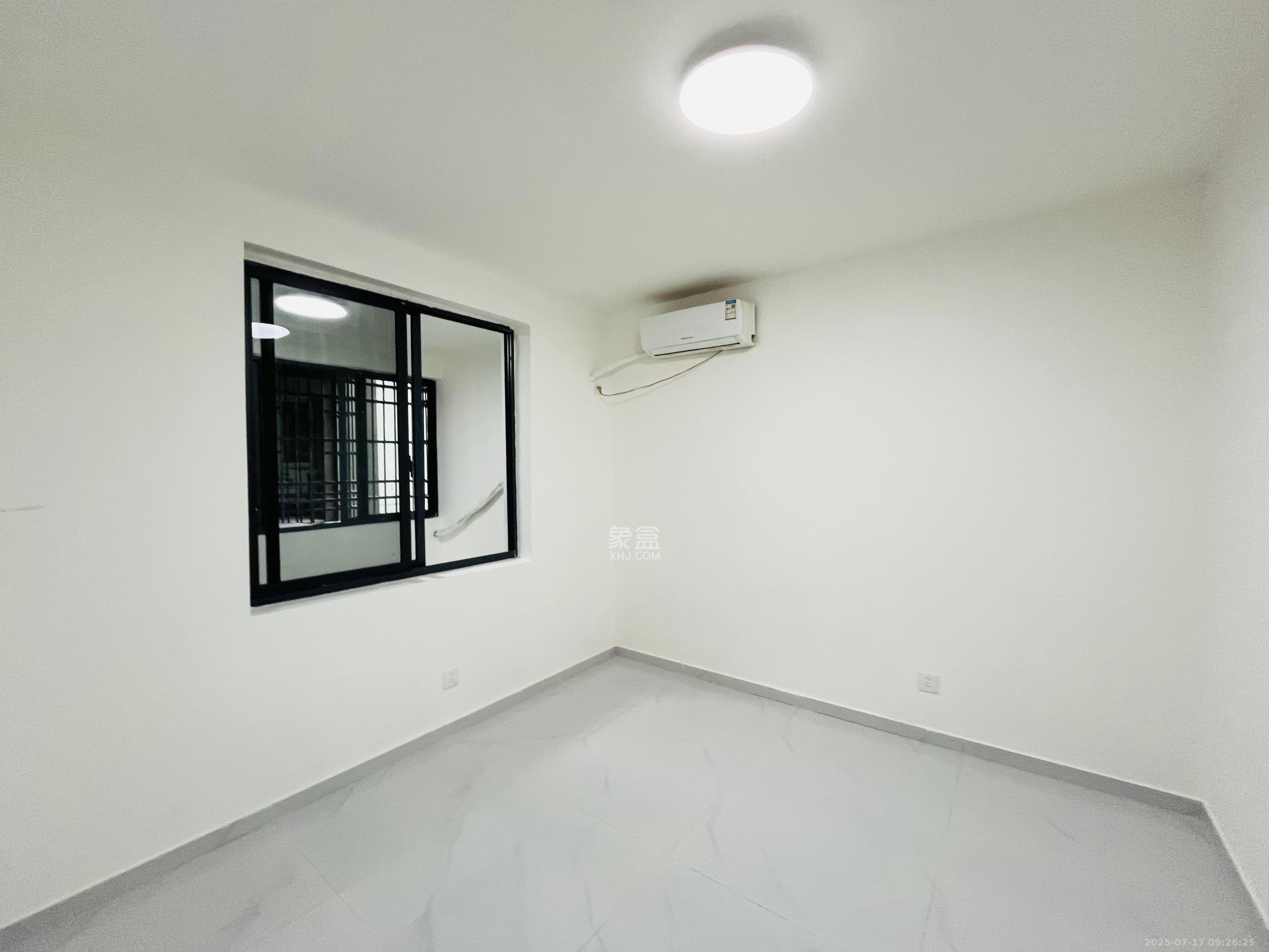 坡子街综合楼  2室1厅1卫   2500.00元/月室内图