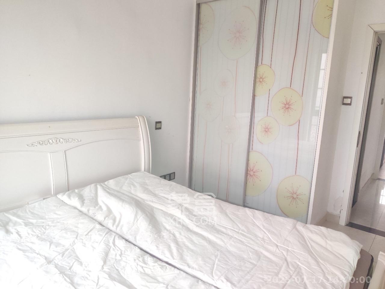 优山美地  1室2厅1卫   2300.00元/月室内图