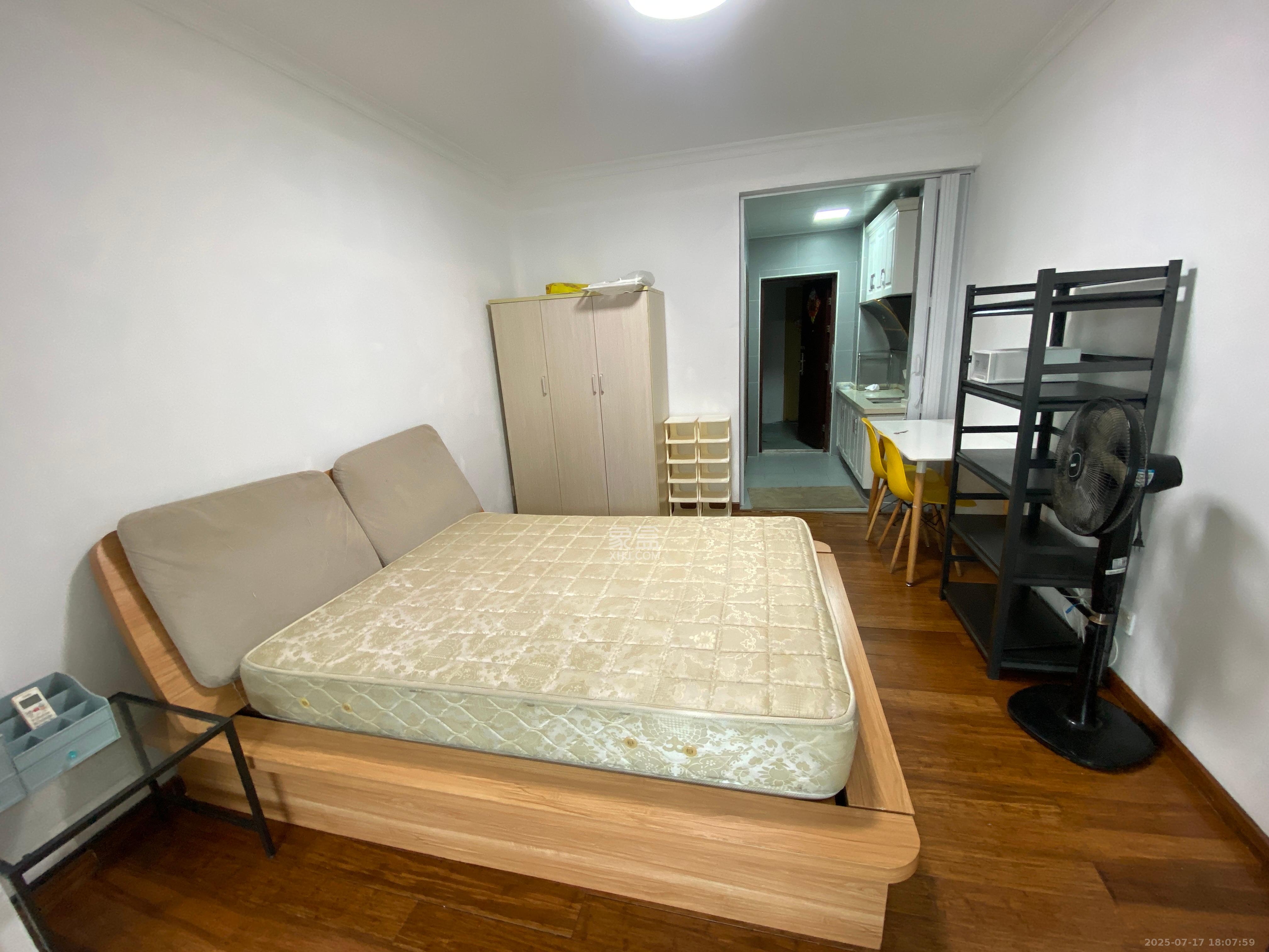 山水霖城(植物原著)  1室1厅1卫    1100.0元/月 山水霖城(植物原著)  1室1厅1卫    1100.0元/月室内图1