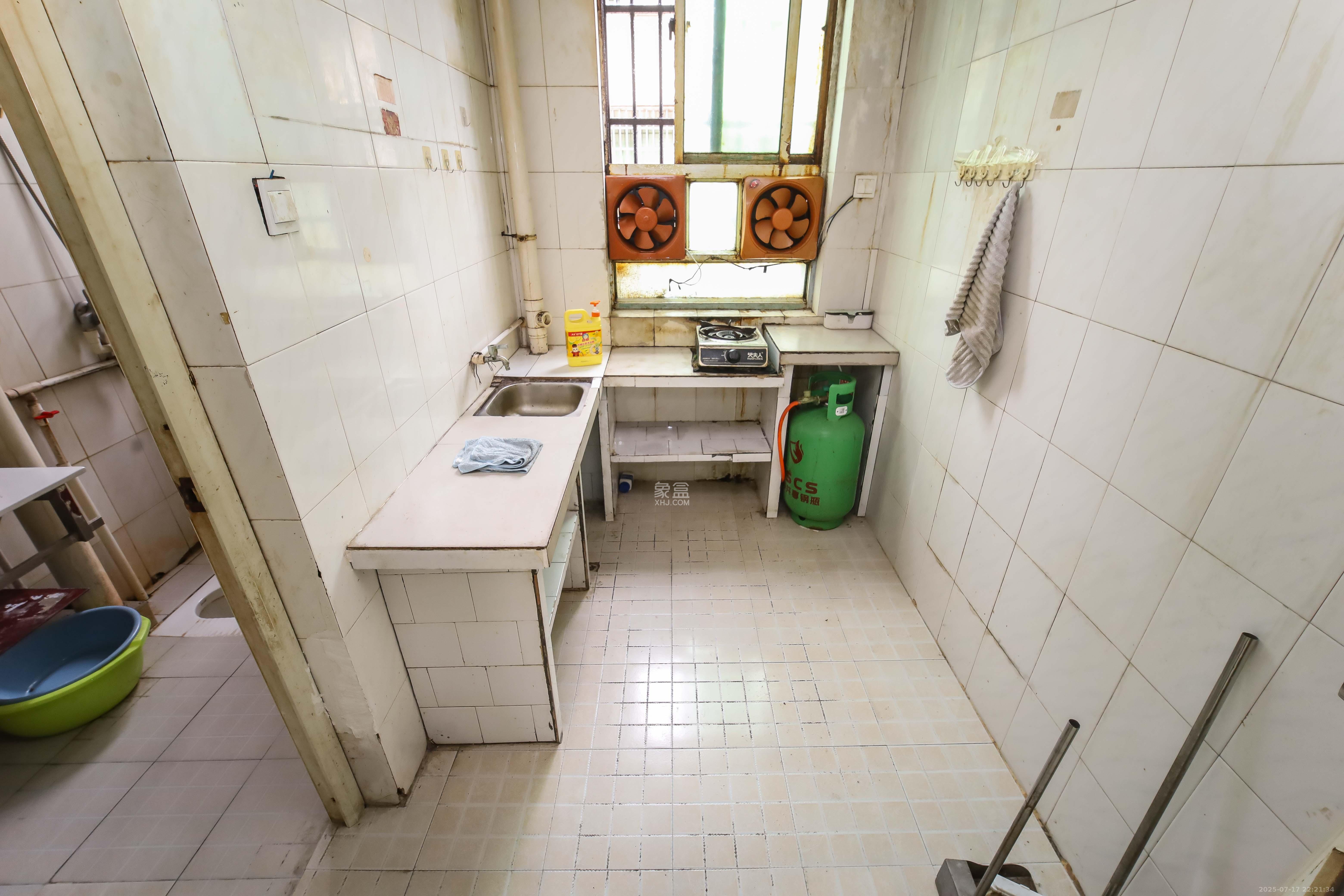 新合四村 2室1厅0卫 35.8万 新合四村 2室1厅0卫 35.8万厨房