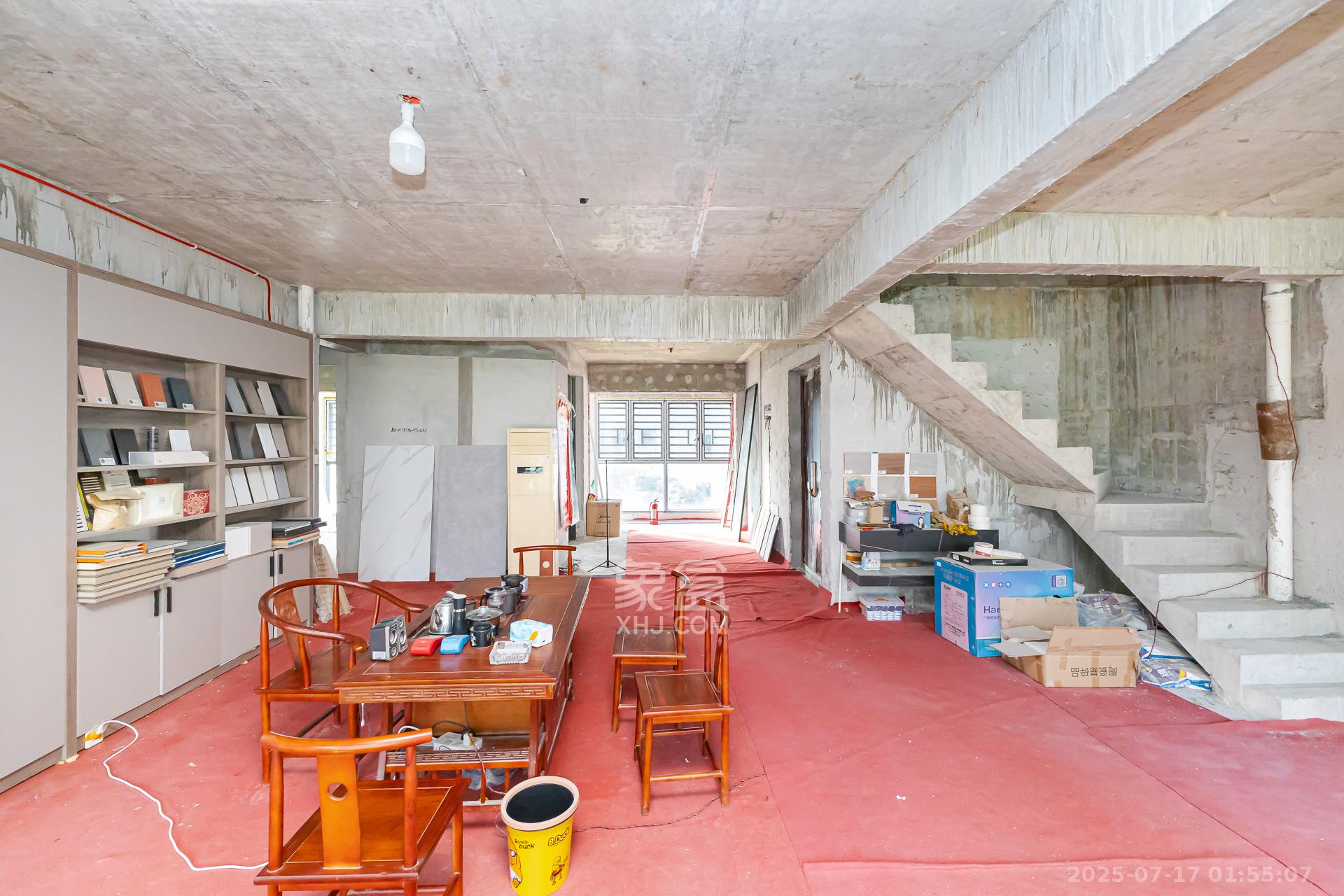 润和湘江天地AB区  4室2厅2卫    149.5万 润和湘江天地AB区  4室2厅2卫    149.5万客厅