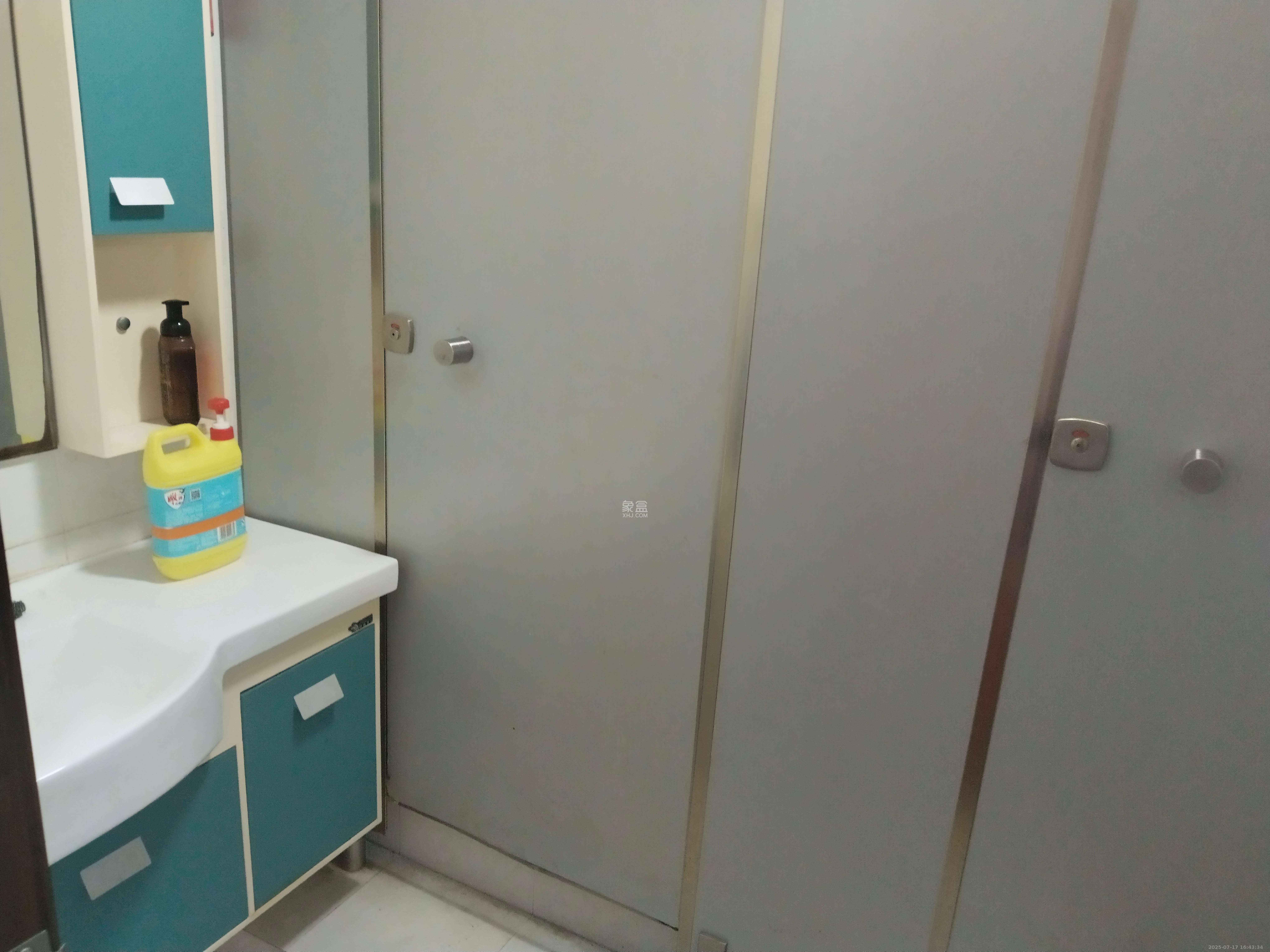 巴黎香榭 3室2厅2卫 5500.0元/月 巴黎香榭 3室2厅2卫 5500.0元/月室内图