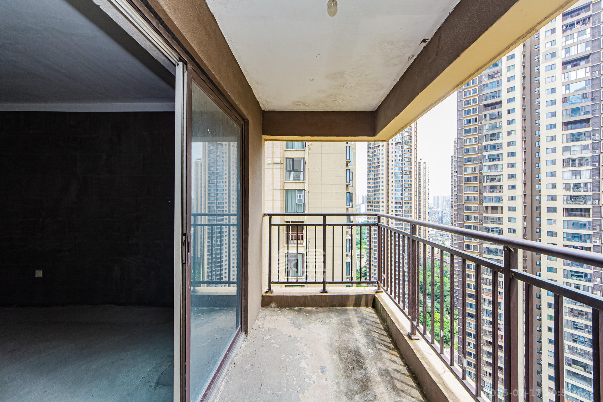 北辰三角洲C2区  3室2厅2卫    190.0万 北辰三角洲C2区  3室2厅2卫    190.0万阳台