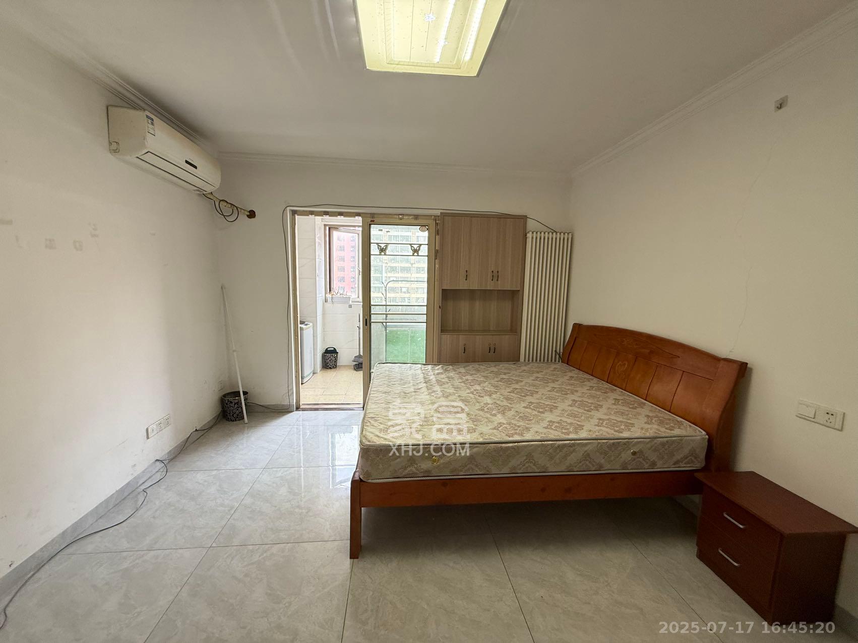 怡海星城  1室1厅1卫    1100.0元/月室内图