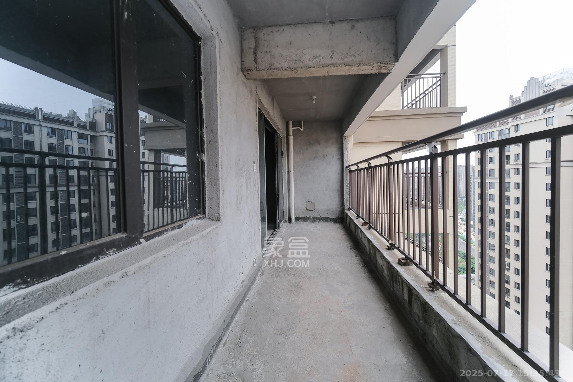 星雅美辰  4室2厅2卫    112.0万 星雅美辰  4室2厅2卫    112.0万阳台