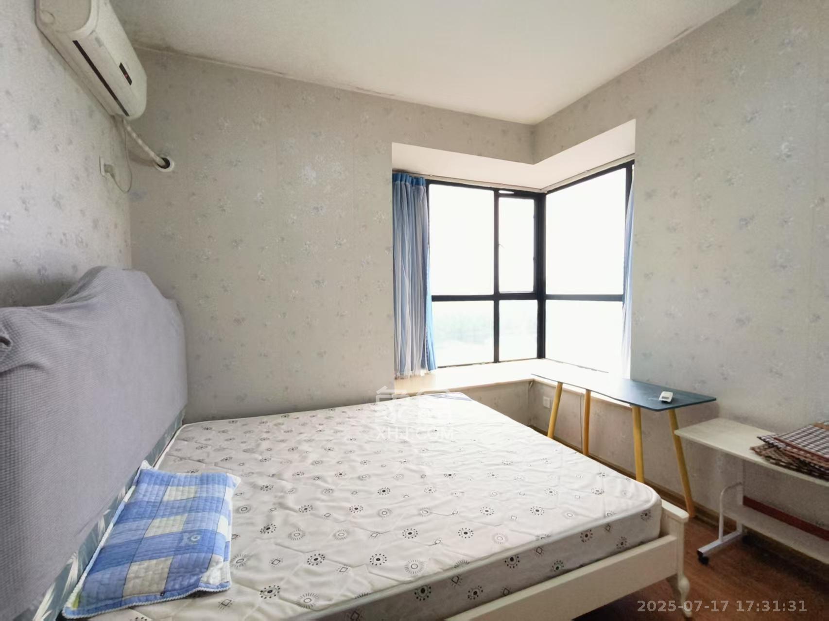 恒生碧水龙庭  2室2厅1卫   1800.00元/月室内图