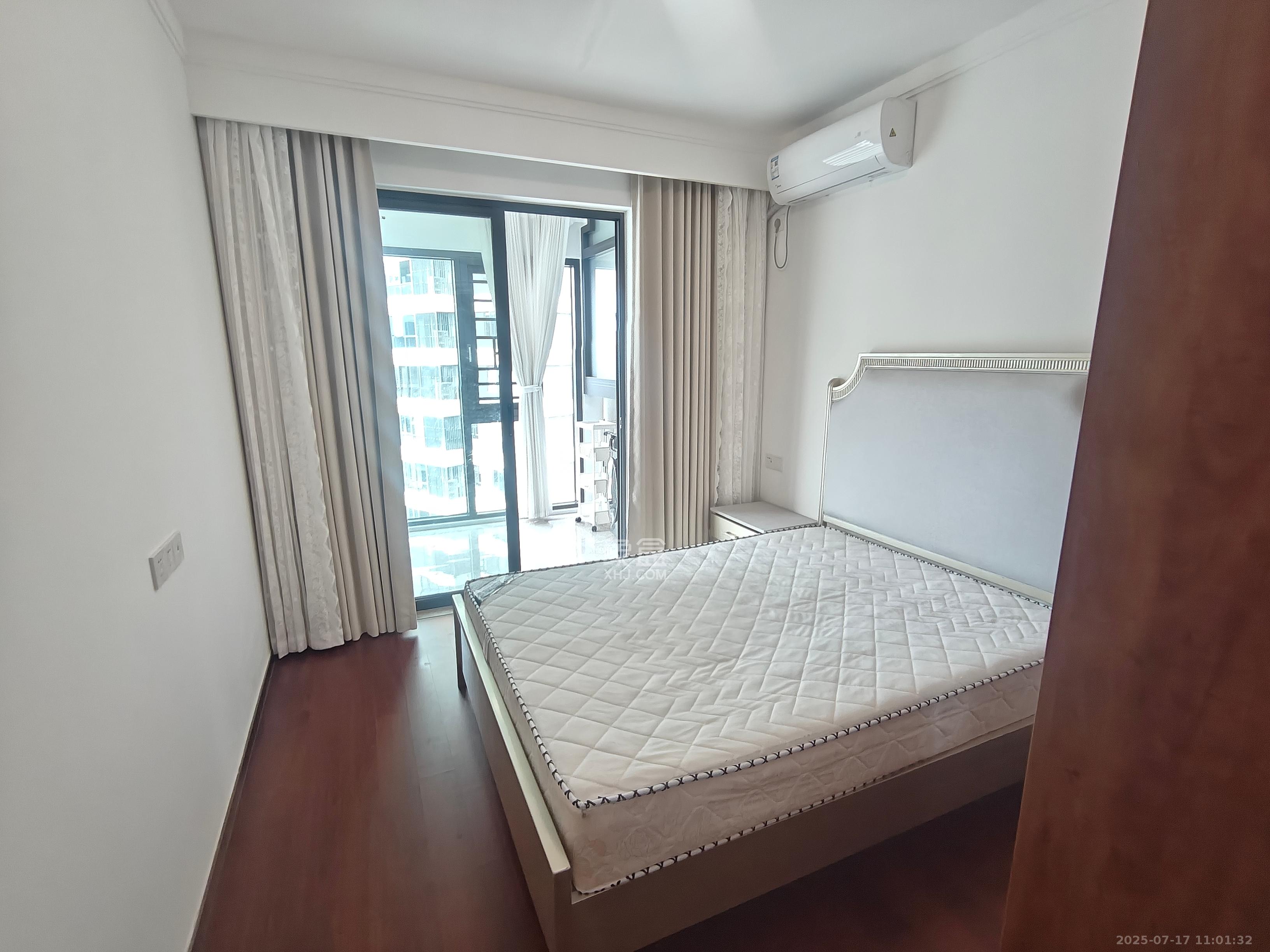 旭辉都会山  3室2厅2卫   4500.00元/月室内图