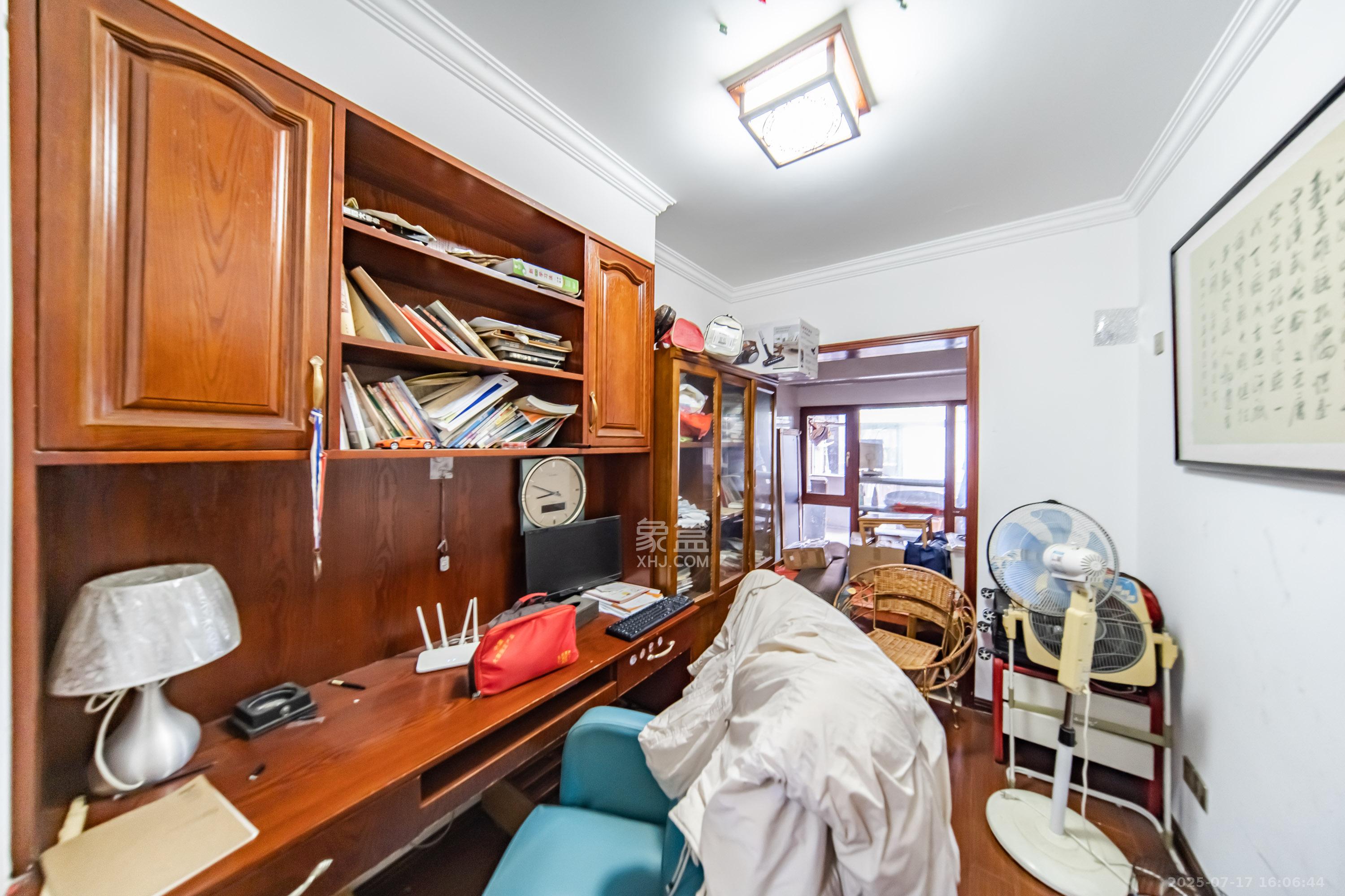 兰亭湾畔 4室2厅1卫 127.8万 兰亭湾畔 4室2厅1卫 127.8万卧室