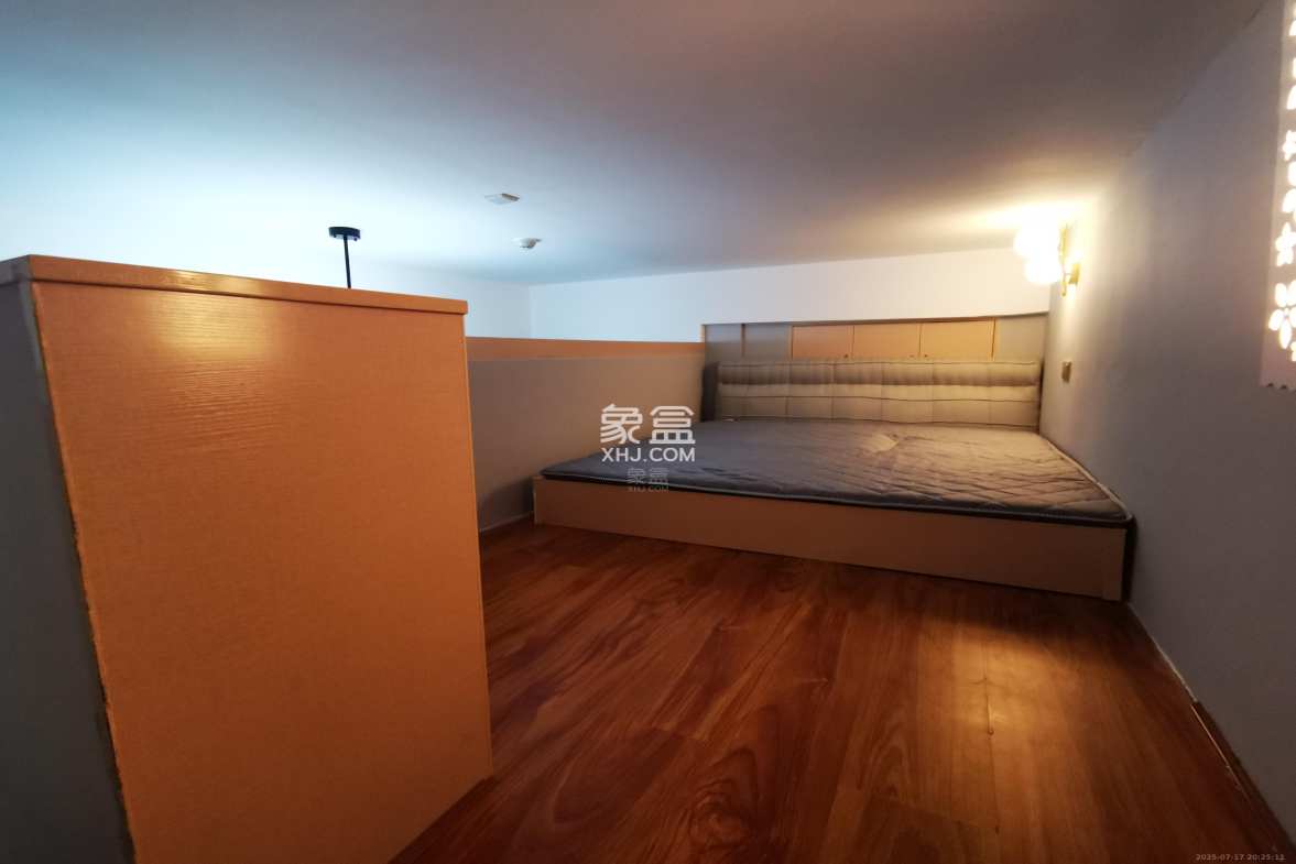 白金汉宫 1室1厅1卫 1400.0元/月 白金汉宫 1室1厅1卫 1400.0元/月室内图