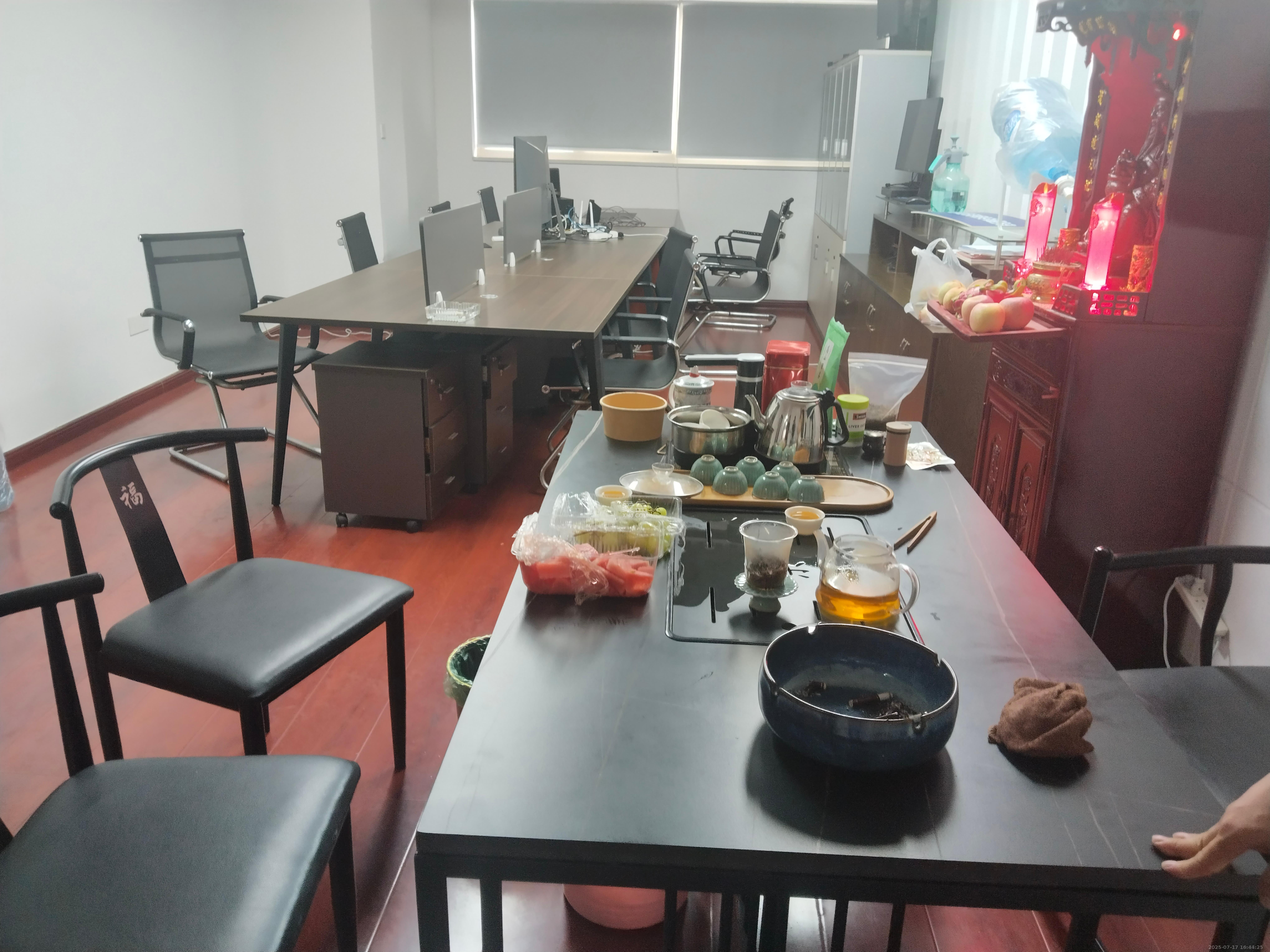 巴黎香榭 3室2厅2卫 5500.0元/月 巴黎香榭 3室2厅2卫 5500.0元/月室内图